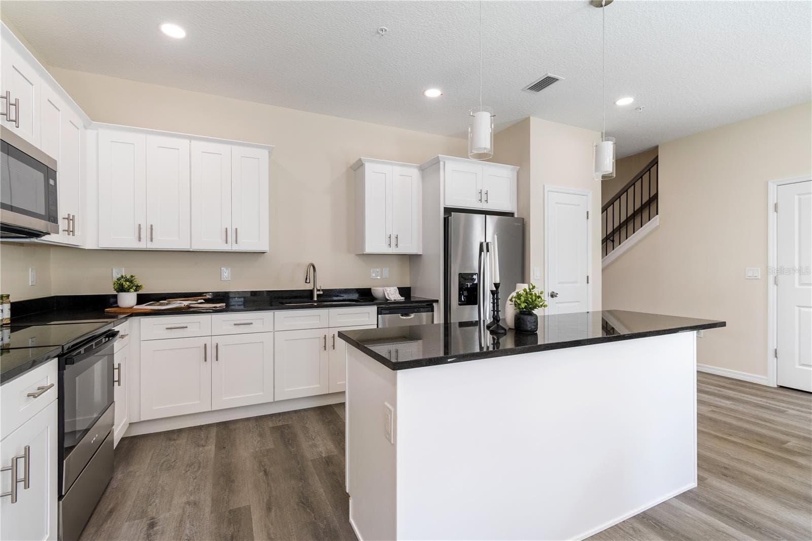 Kitchen - 4342 CAMBIO GARDENS CT, TAMPA