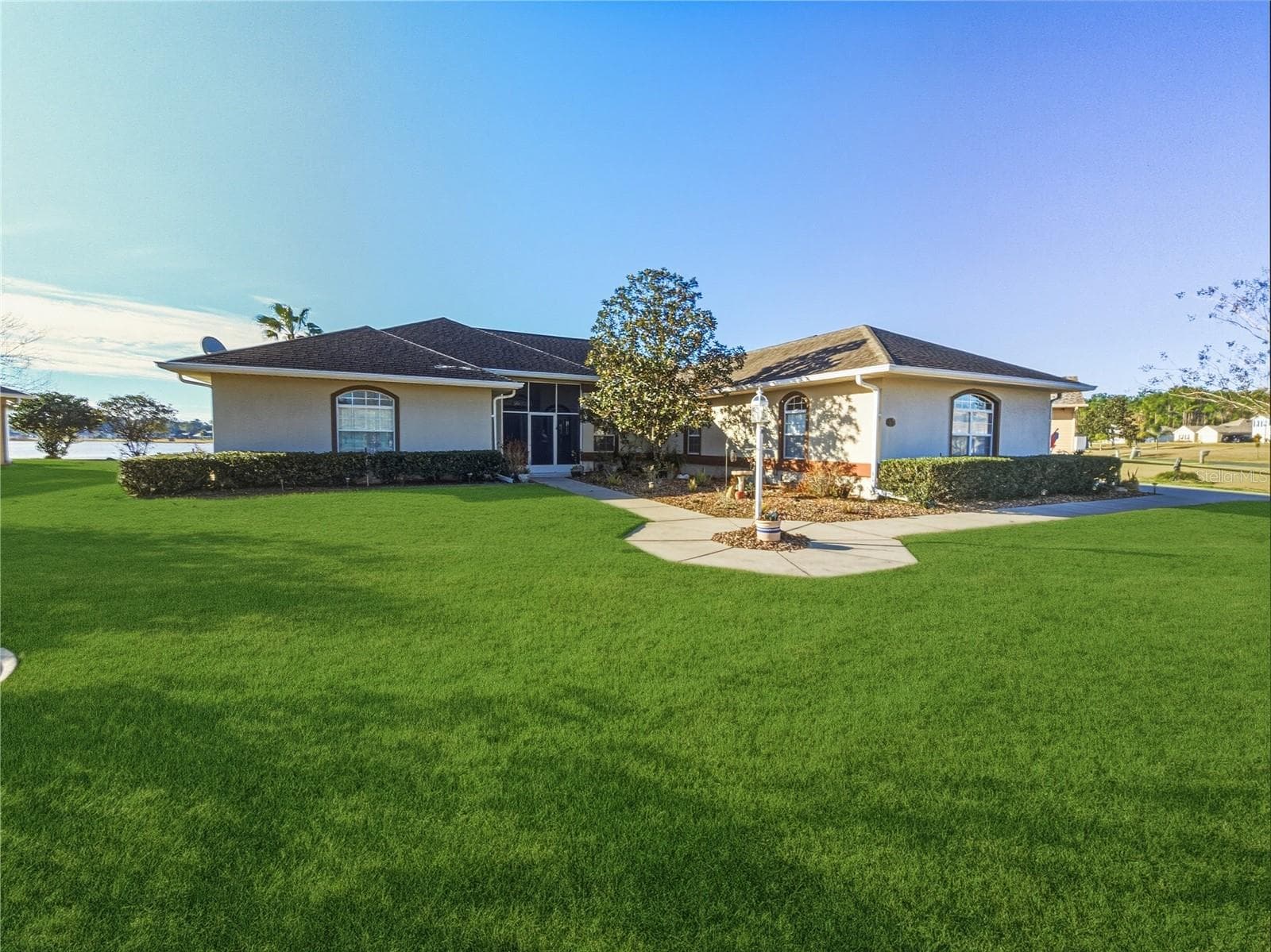 77 HICKORY LOOP