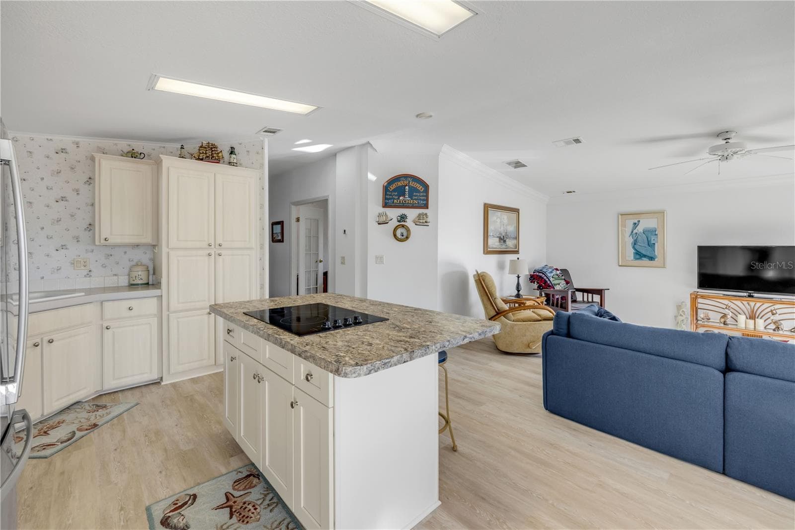 Manufactured Home at 290 NAVAJO DR, OAK HILL, photo 19 of 69