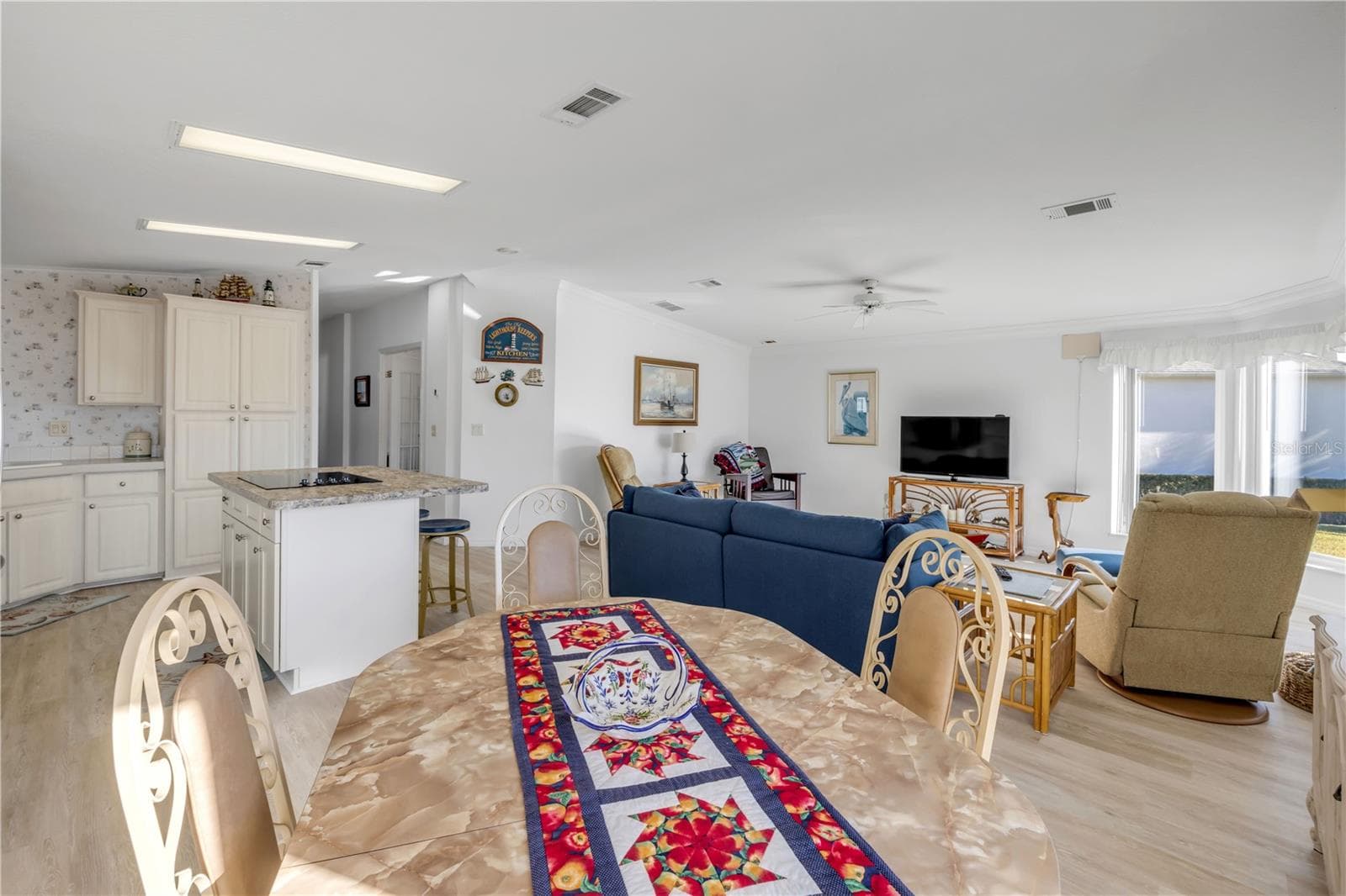 Manufactured Home at 290 NAVAJO DR, OAK HILL, photo 22 of 69