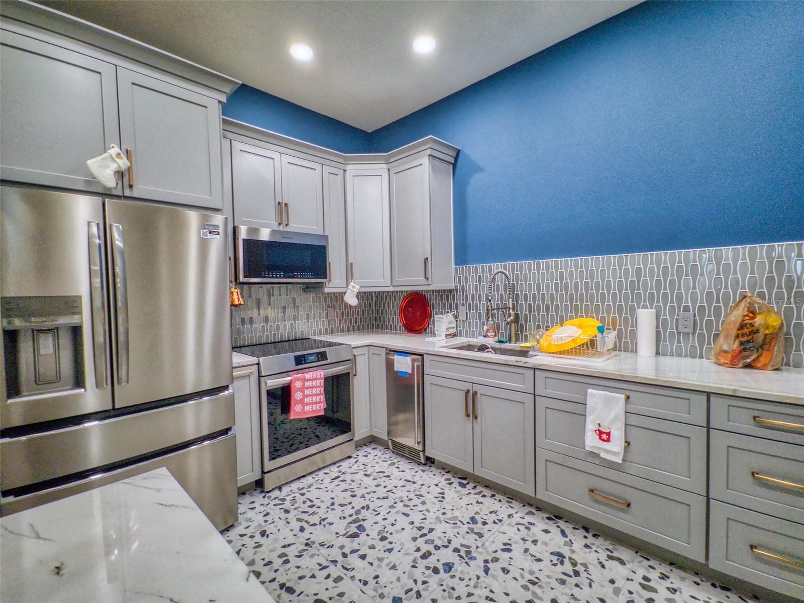 Manufactured Home at 290 NAVAJO DR, OAK HILL, photo 55 of 69