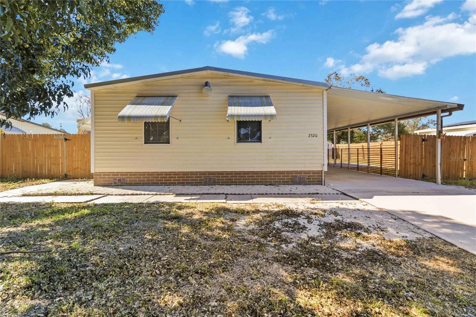 2320 DARBY LN