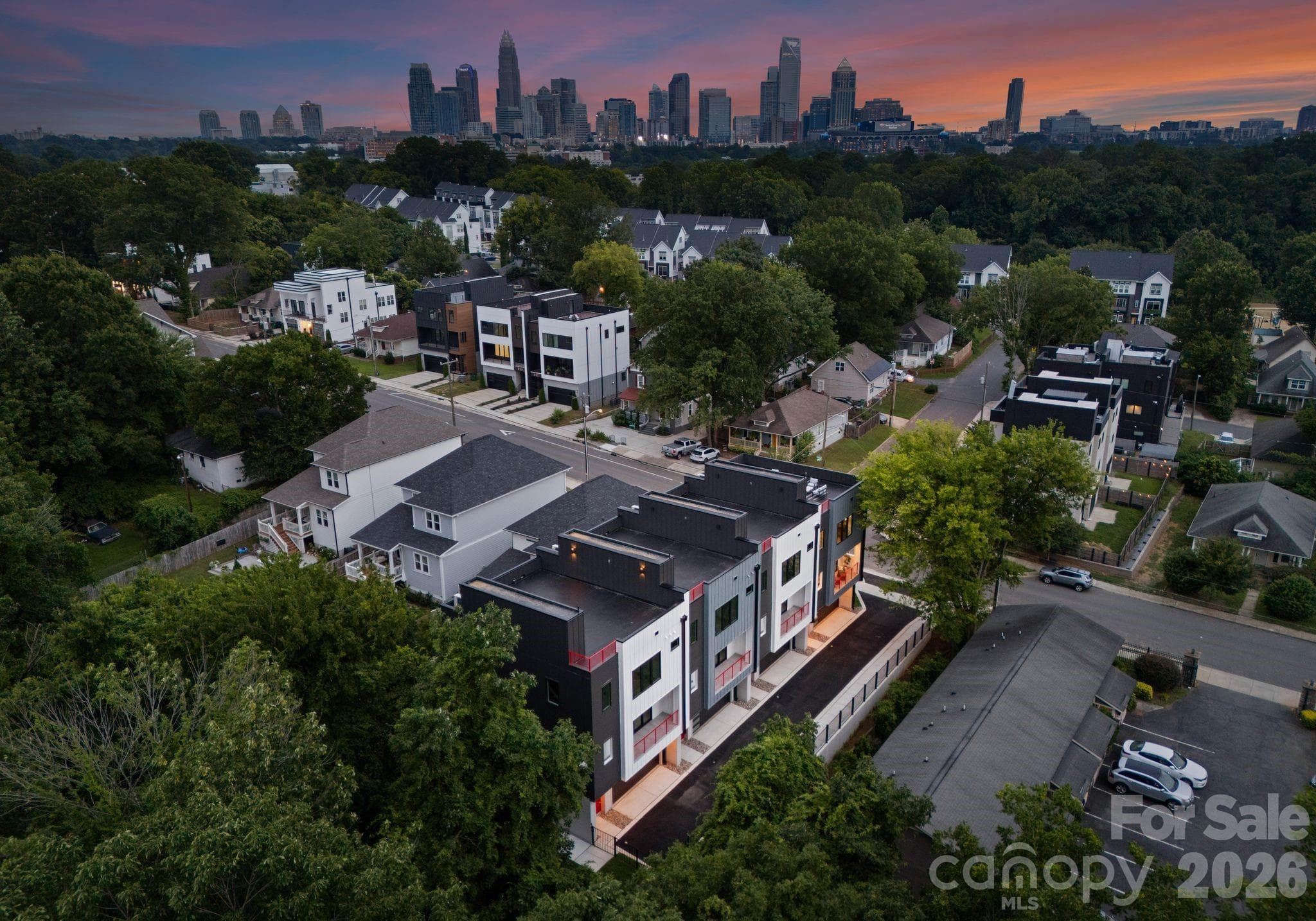 Townhouse at Charlotte, photo 2 of 32