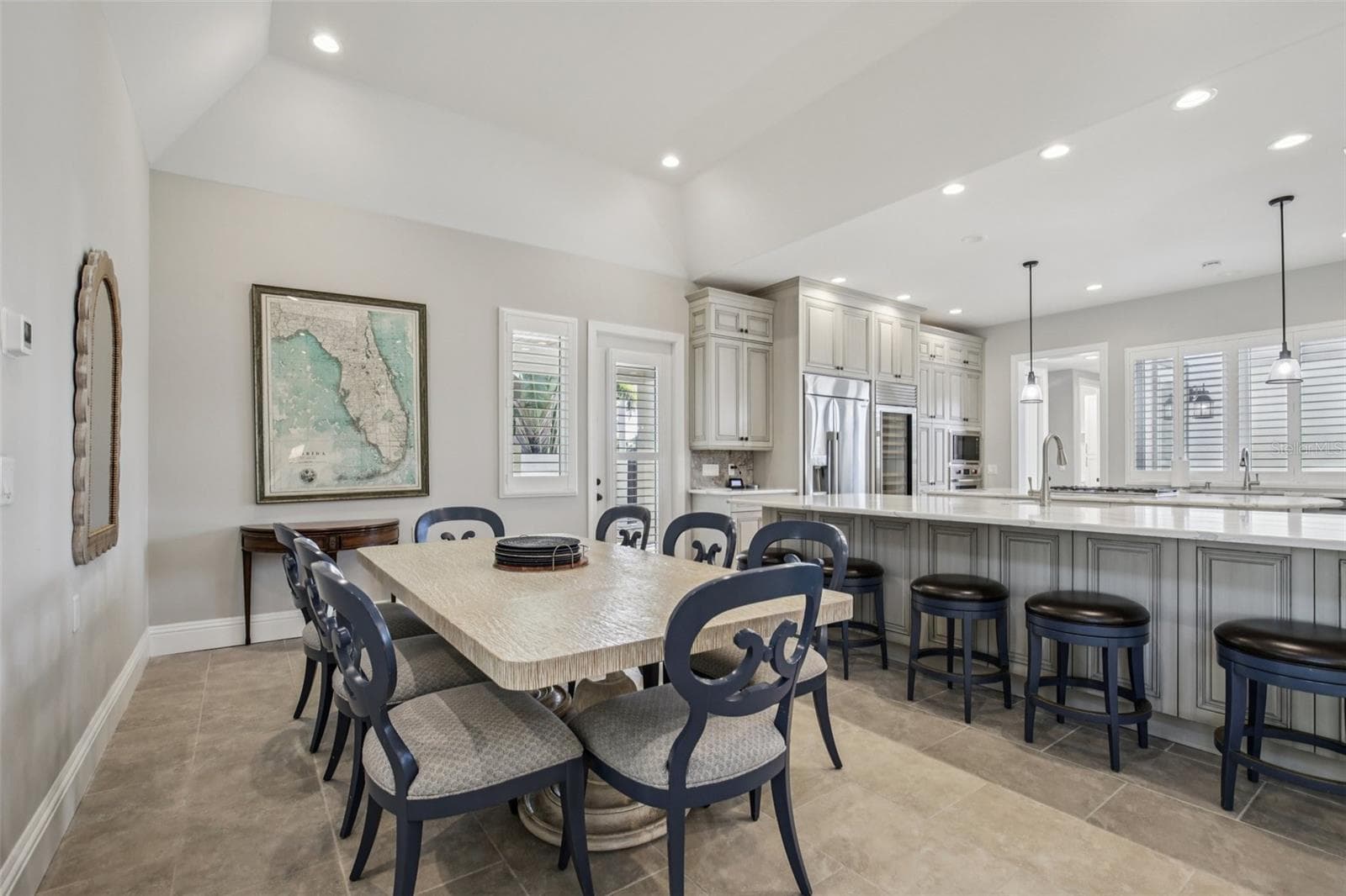 Dining area - 125 S BLVD OF PRESIDENTS, SARASOTA