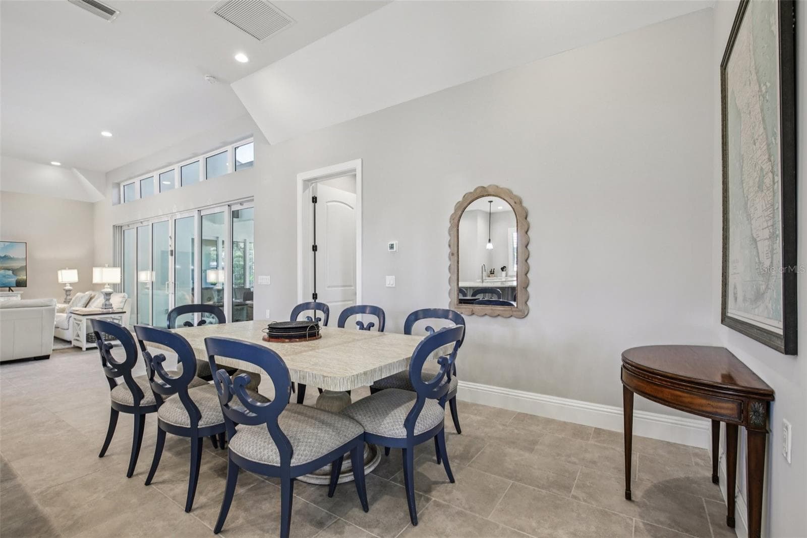 Dining area - 125 S BLVD OF PRESIDENTS, SARASOTA