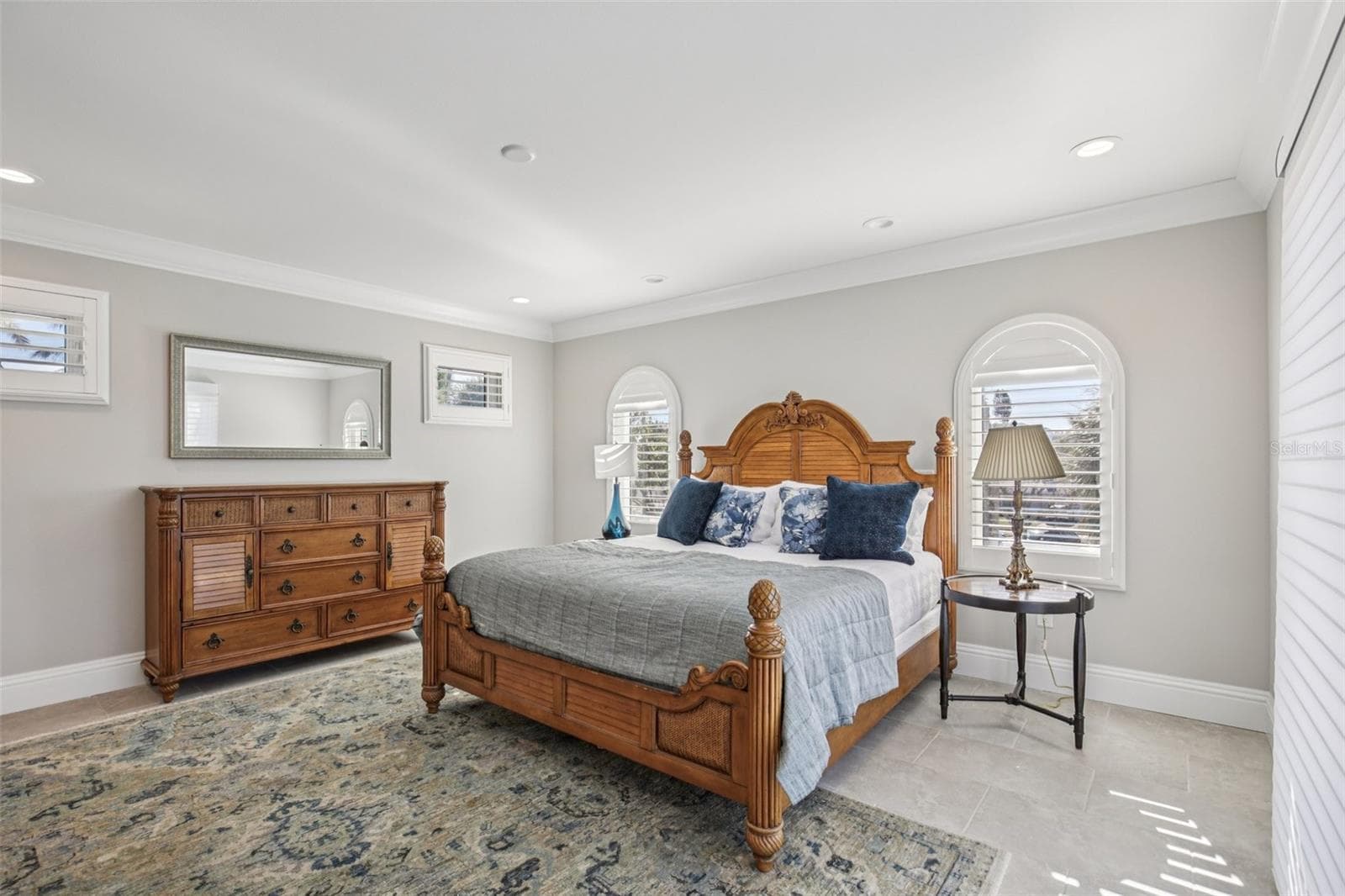 Guest bedroom upstairs - 125 S BLVD OF PRESIDENTS, SARASOTA