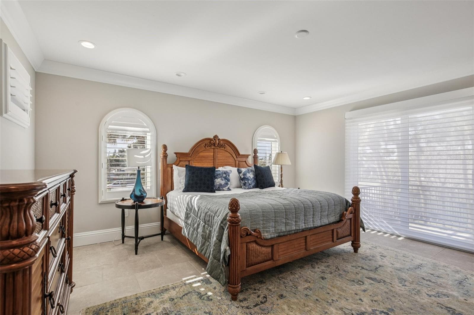 Guest bedroom upstairs - 125 S BLVD OF PRESIDENTS, SARASOTA