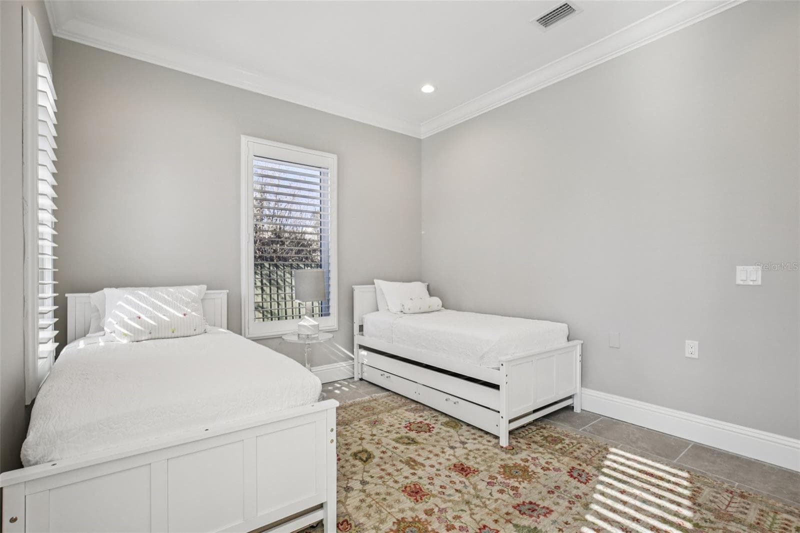Guest bedroom - 125 S BLVD OF PRESIDENTS, SARASOTA