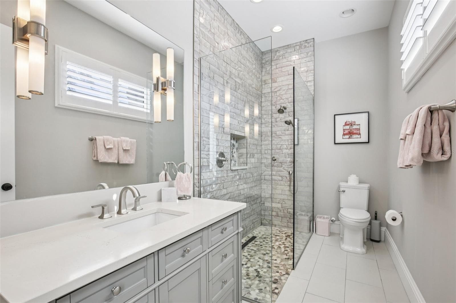Guest bathroom - 125 S BLVD OF PRESIDENTS, SARASOTA