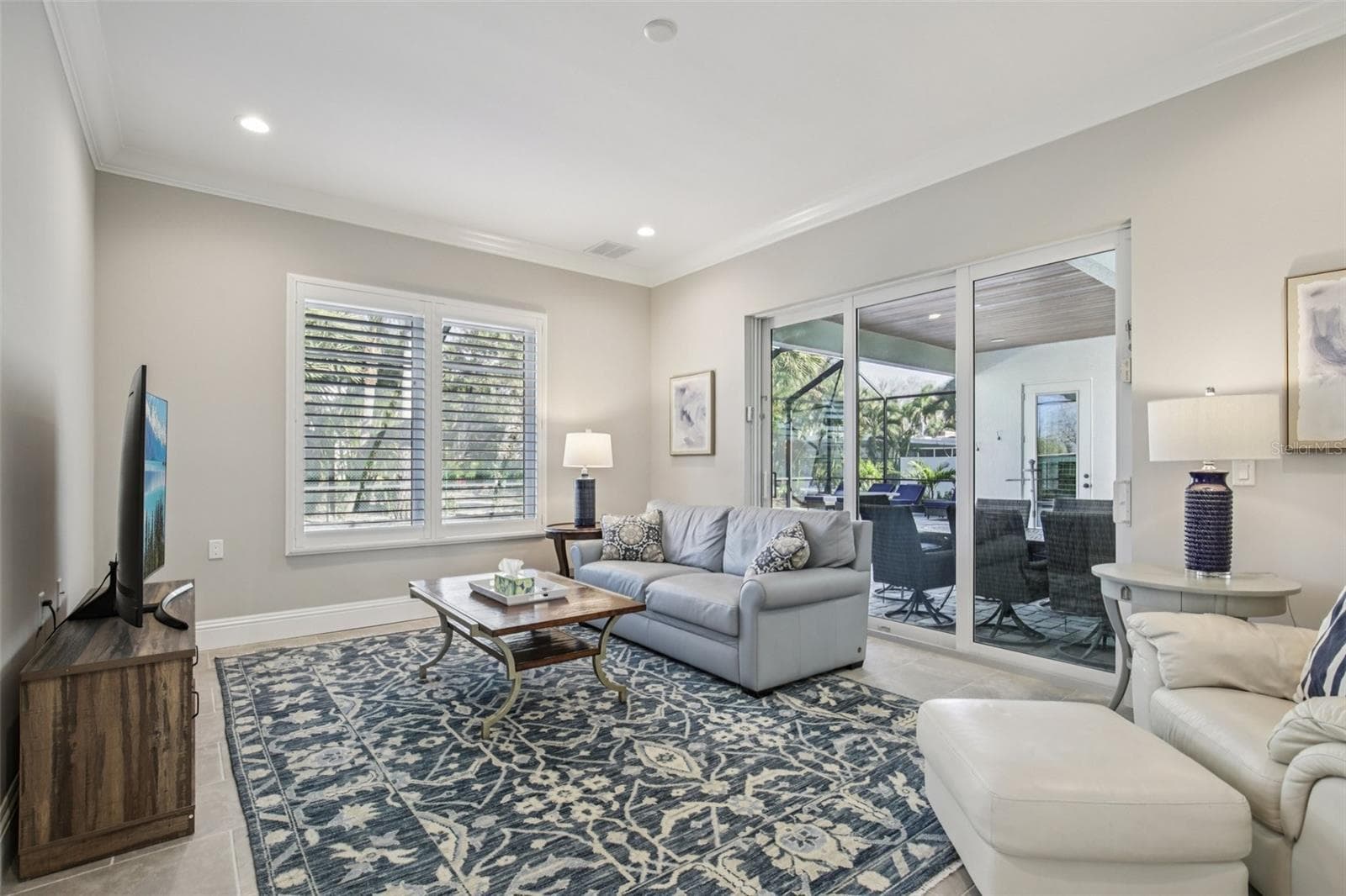 Guest bedroom with sitting area - 125 S BLVD OF PRESIDENTS, SARASOTA
