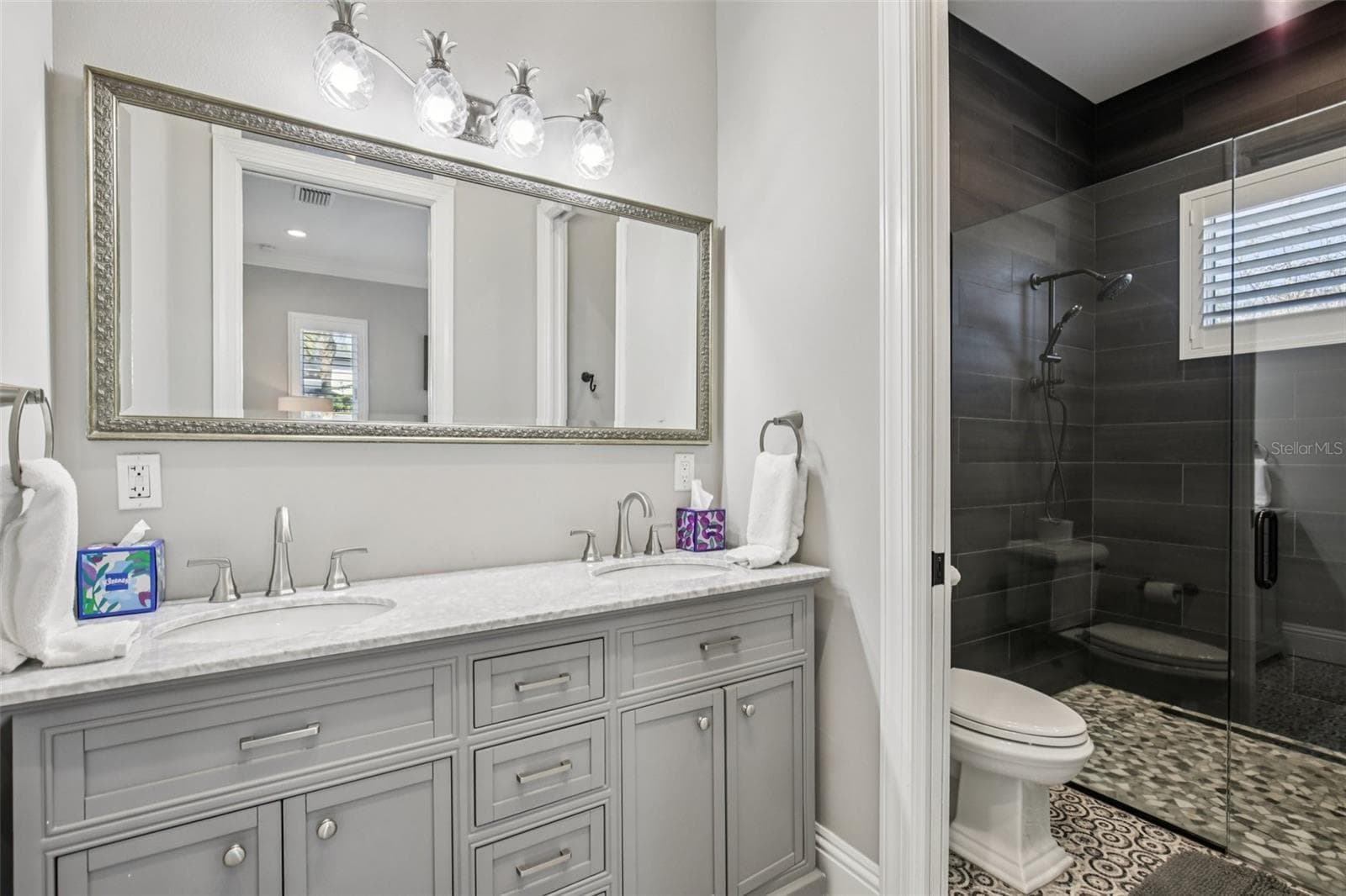 Guest bathroom - 125 S BLVD OF PRESIDENTS, SARASOTA