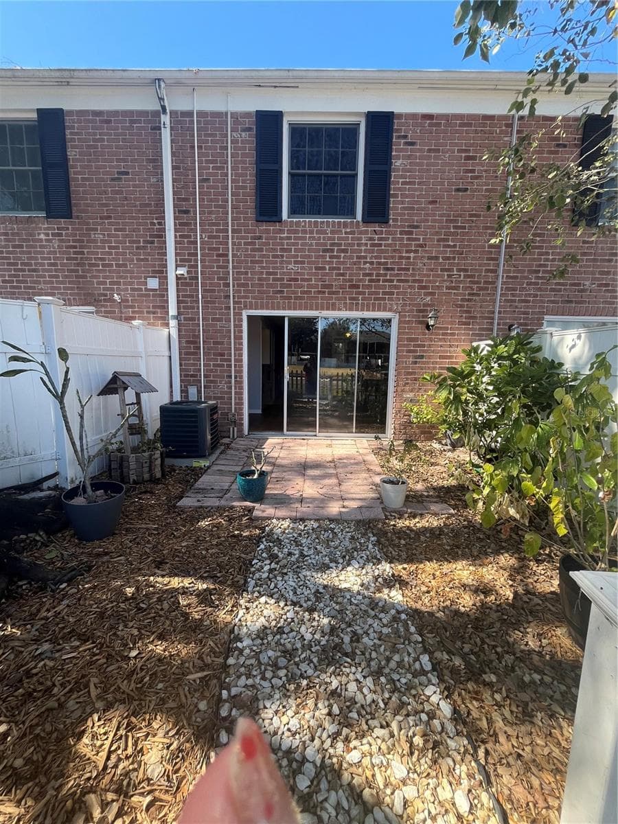 Back of townhomes - 13709 JUNIPER BLOSSOM DR #0, TAMPA
