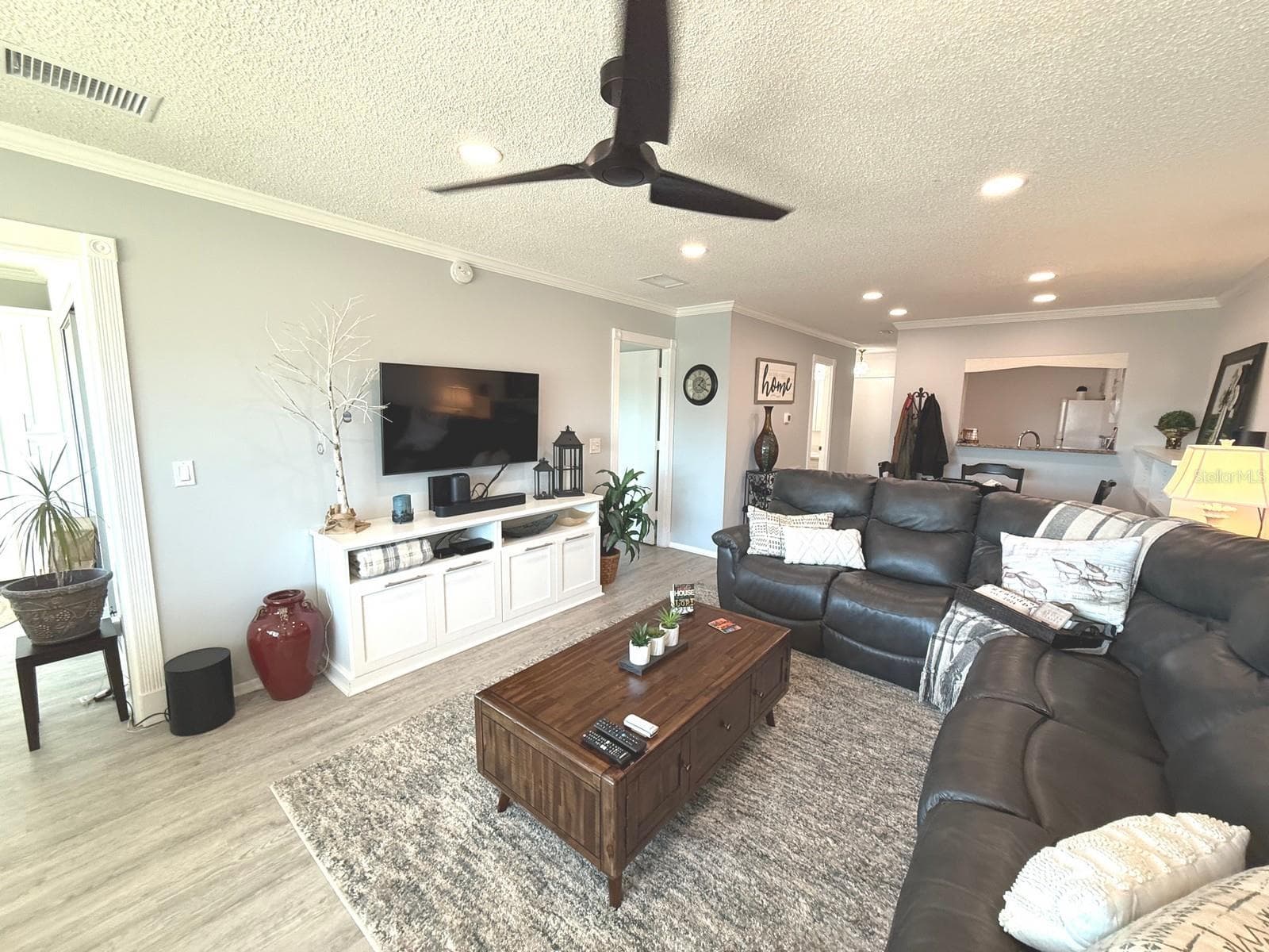 Beautifully UPDATED - 100 BLUFF VIEW DR #317A, BELLEAIR BLUFFS