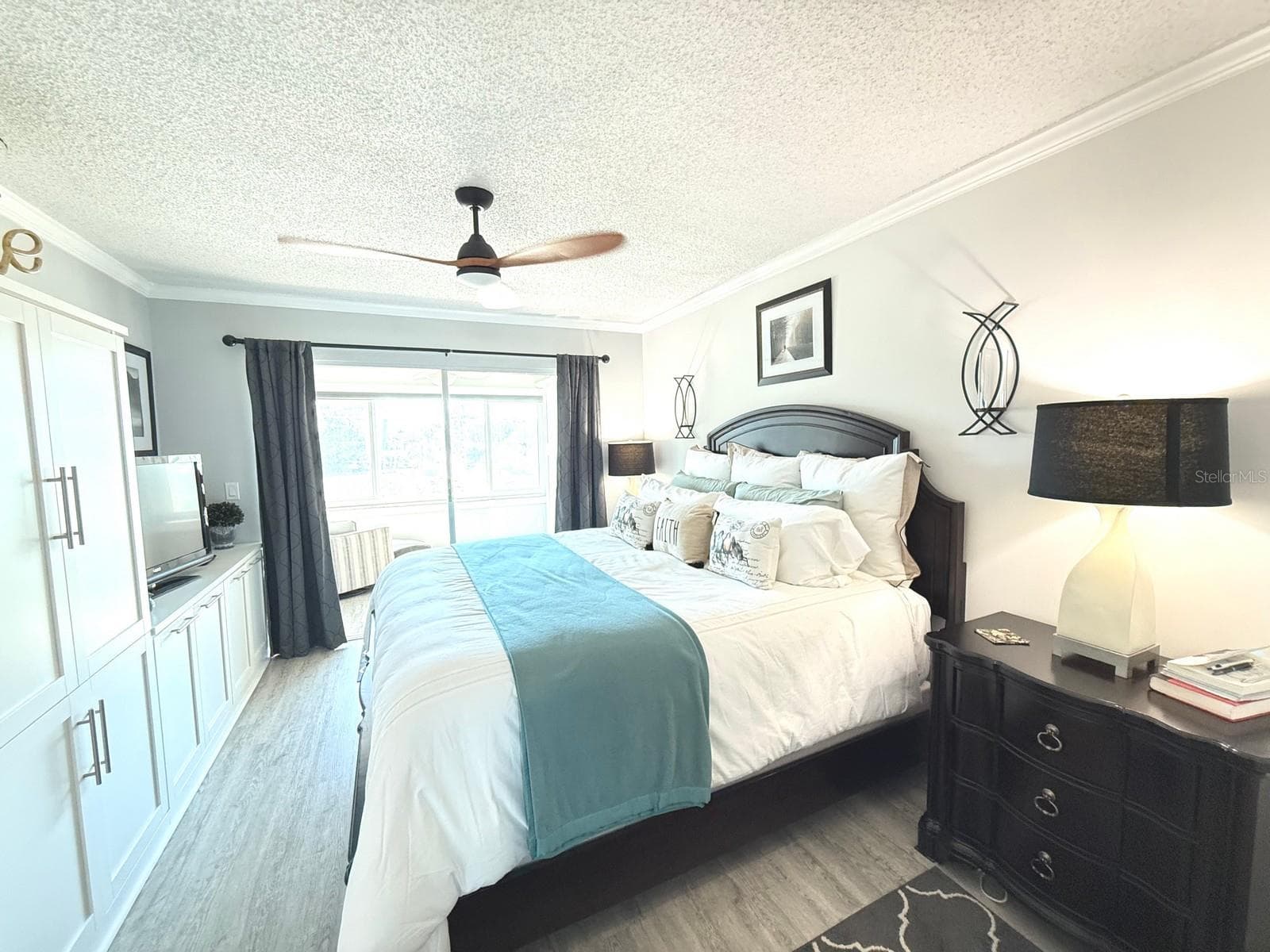 Beautifully UPDATED - 100 BLUFF VIEW DR #317A, BELLEAIR BLUFFS