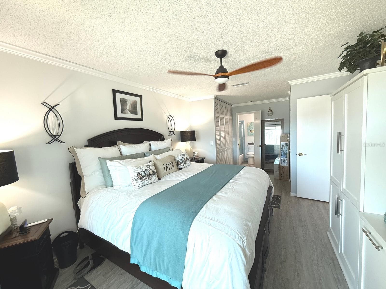 Beautifully UPDATED - 100 BLUFF VIEW DR #317A, BELLEAIR BLUFFS