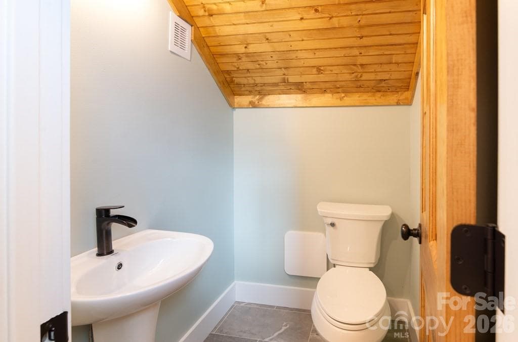 Powder Room - 175 Trinity Drive, Sylva