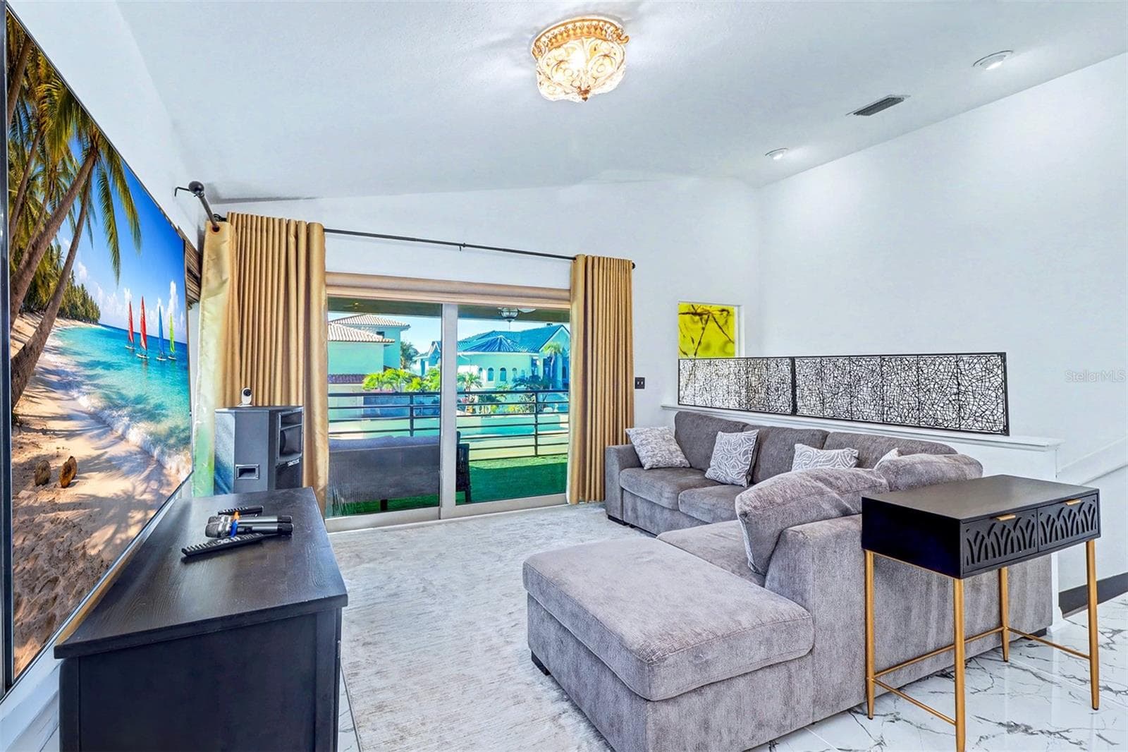Single Family Residence at 15517 GULF BLVD, REDINGTON BEACH, photo 11 of 48