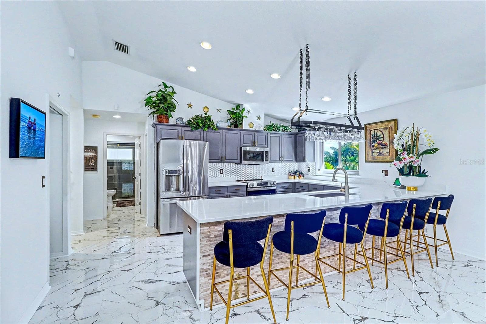 Single Family Residence at 15517 GULF BLVD, REDINGTON BEACH, photo 22 of 48