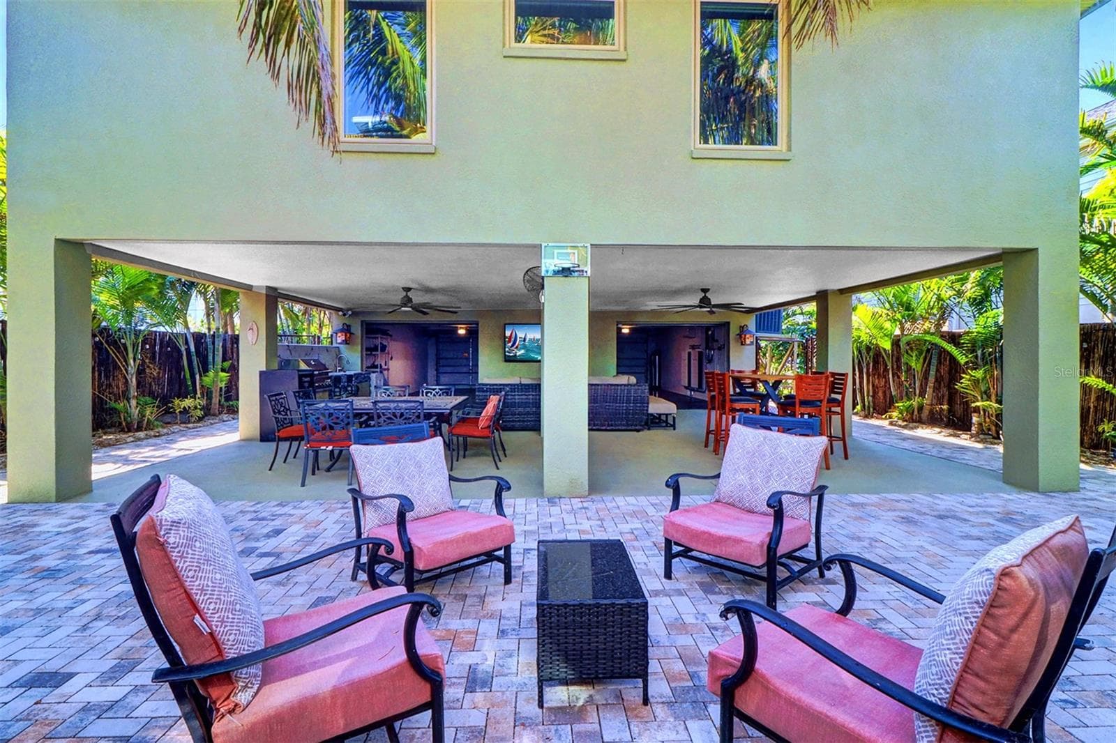 Single Family Residence at 15517 GULF BLVD, REDINGTON BEACH, photo 5 of 48
