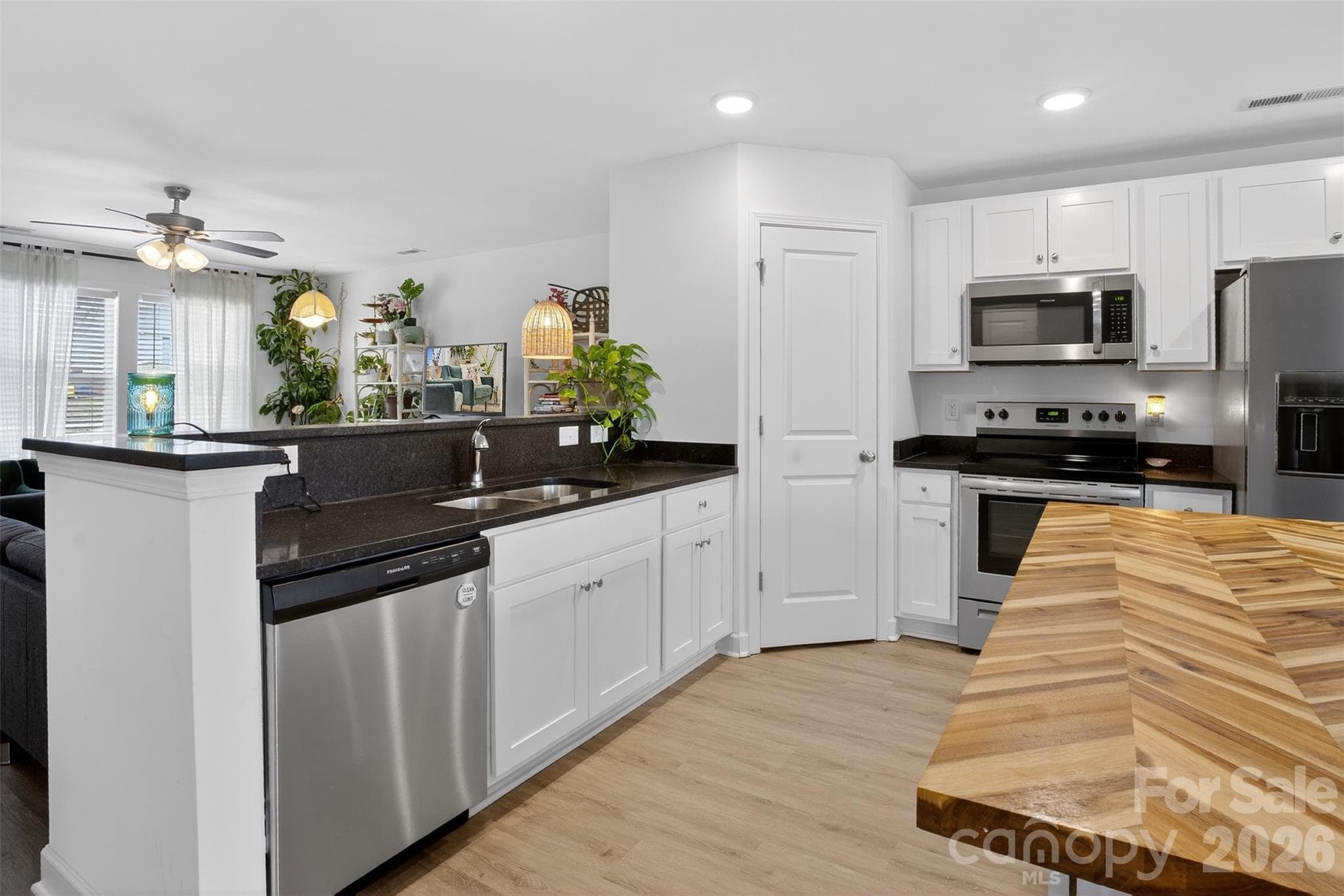 Single Family Residence at 1526 Shepard Street, Kannapolis, photo 10 of 37