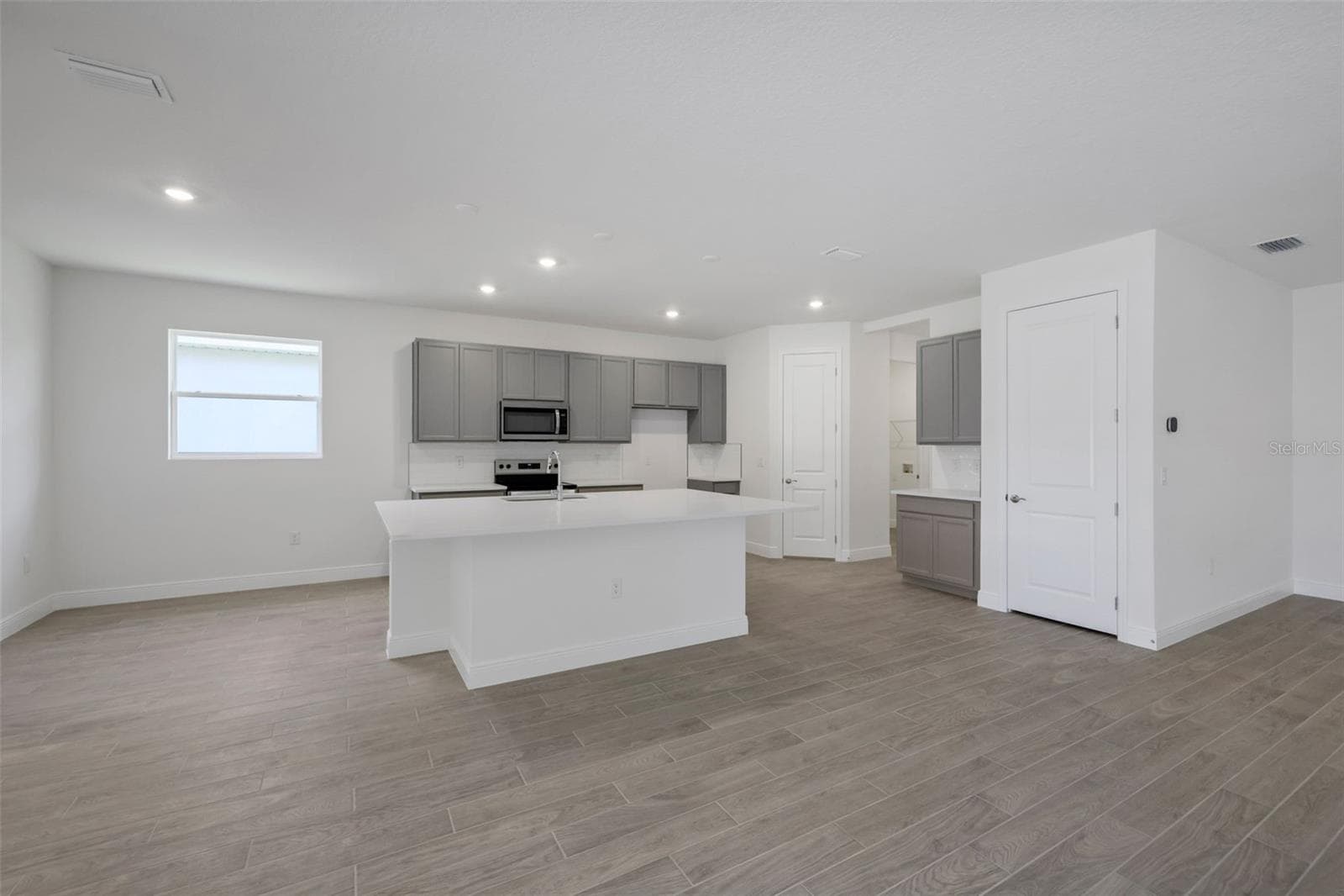 Single Family Residence at 17374 CRISP APPLE LN, LAND O LAKES, photo 25 of 42