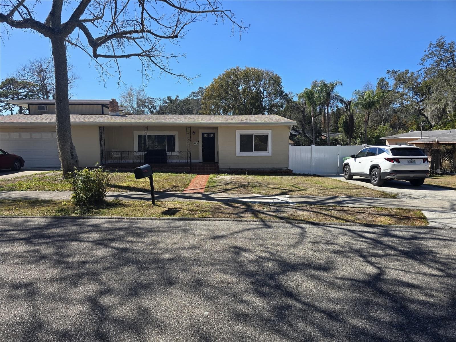 Single Family Residence at 9306 FOREST HILLS DR, TAMPA, photo 2 of 16