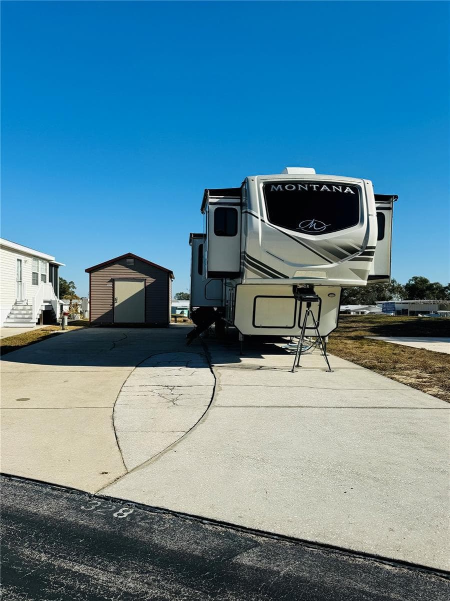328 ST GEORGE DR
