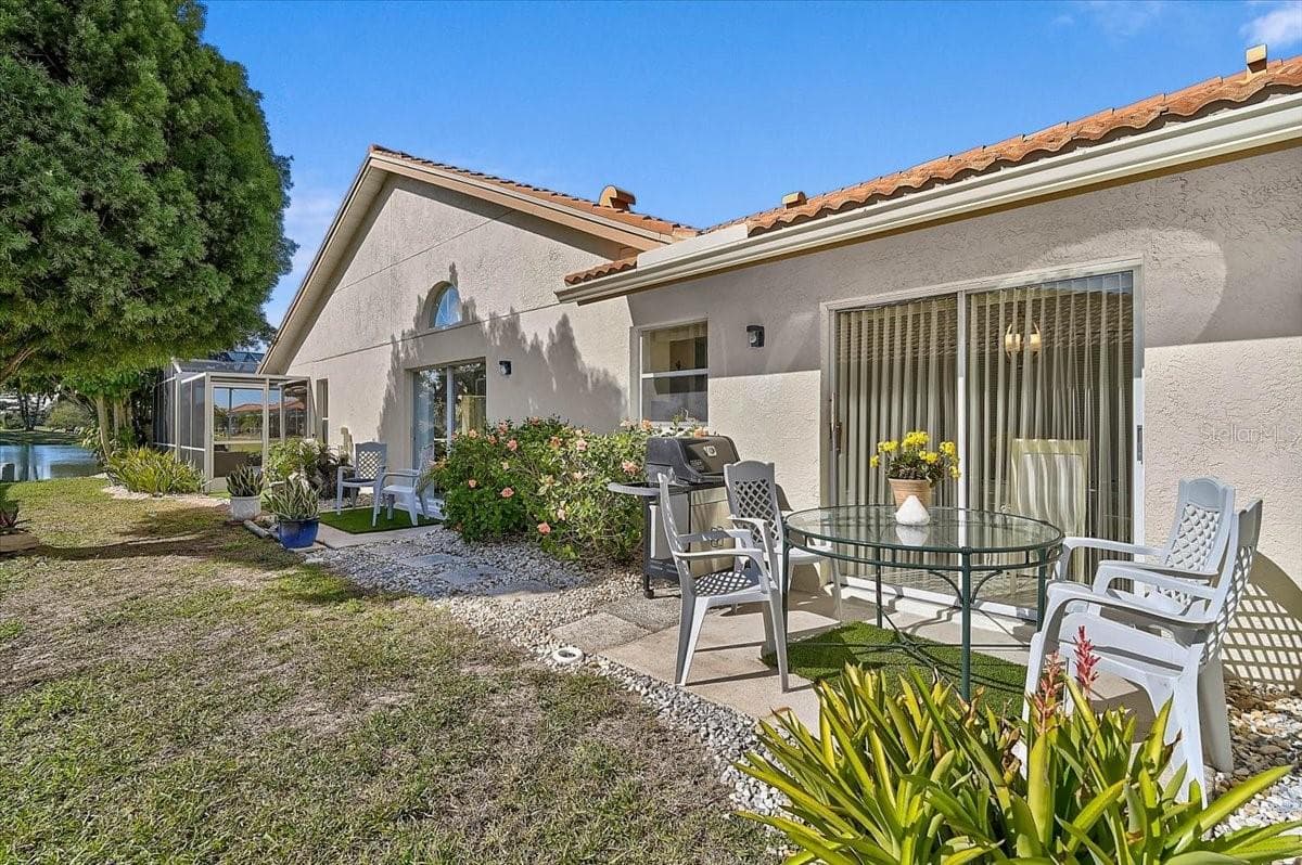 Both Side Lanai's - 4640 PERIDIA BLVD E, BRADENTON