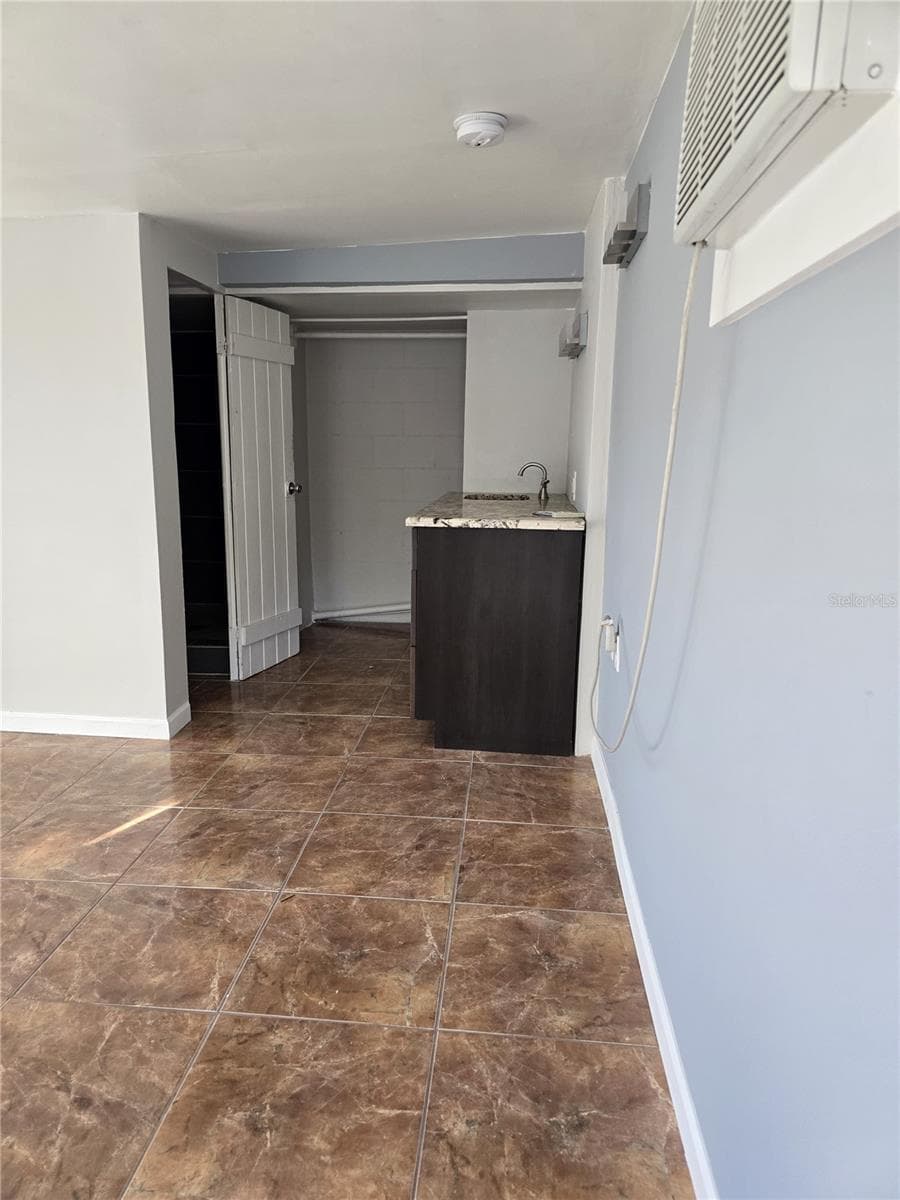 Single Family Residence at 9306 FOREST HILLS DR, TAMPA, photo 12 of 16