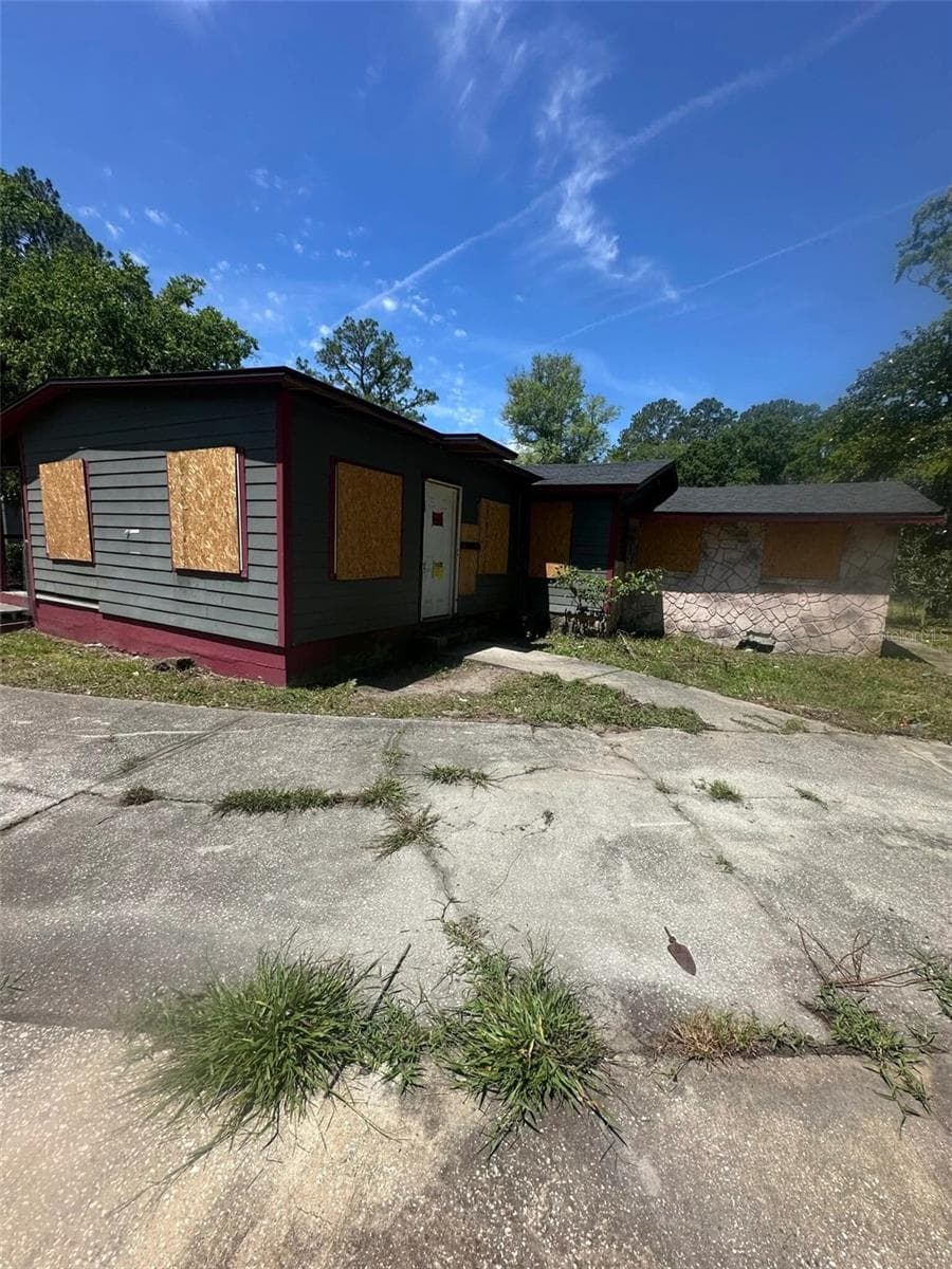 Single Family Residence at 5851 DUNMIRE AVE, JACKSONVILLE, photo 2 of 34