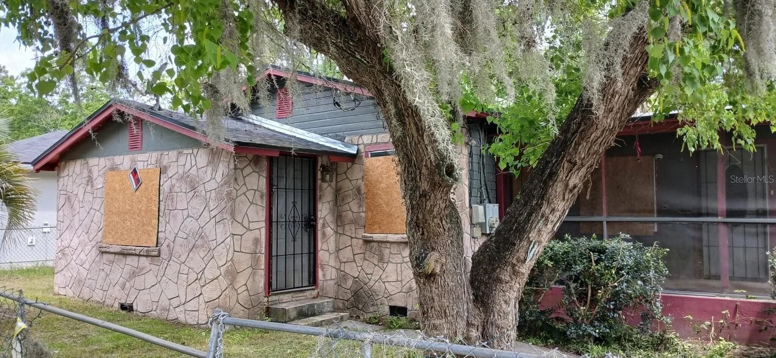 Single Family Residence at 5851 DUNMIRE AVE, JACKSONVILLE, photo 6 of 34