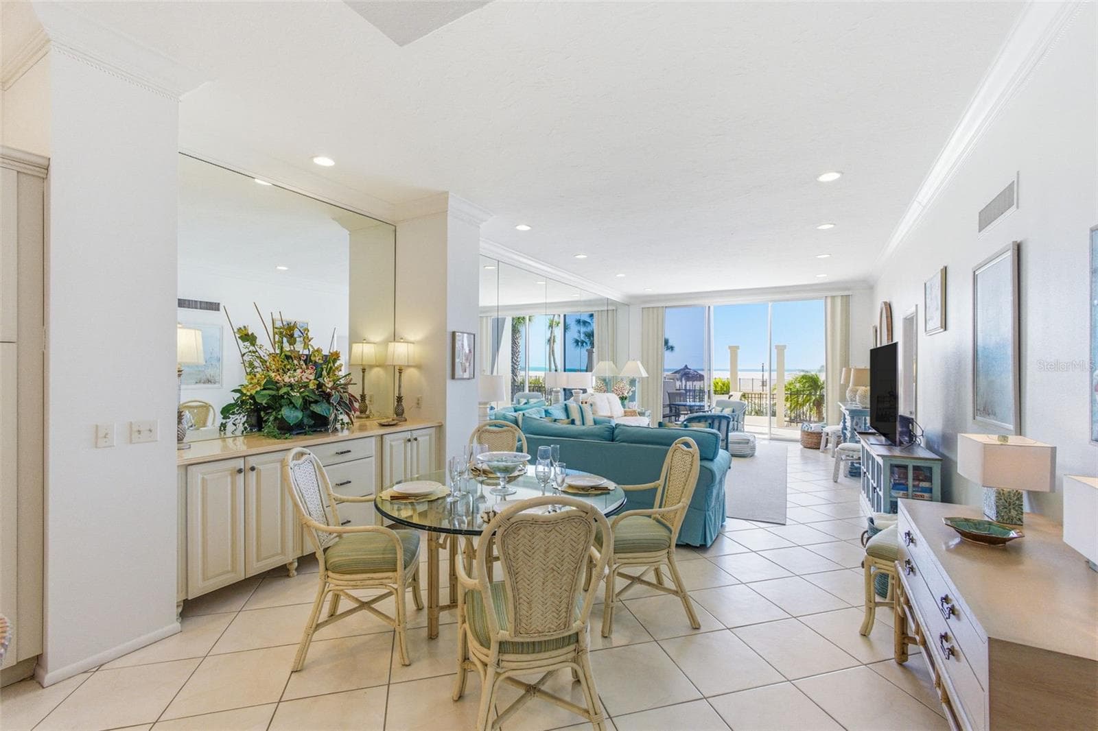 1212 BENJAMIN FRANKLIN DR #102