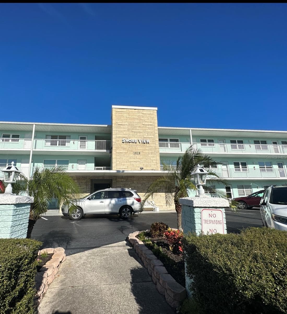 1819 SHORE DR S #307