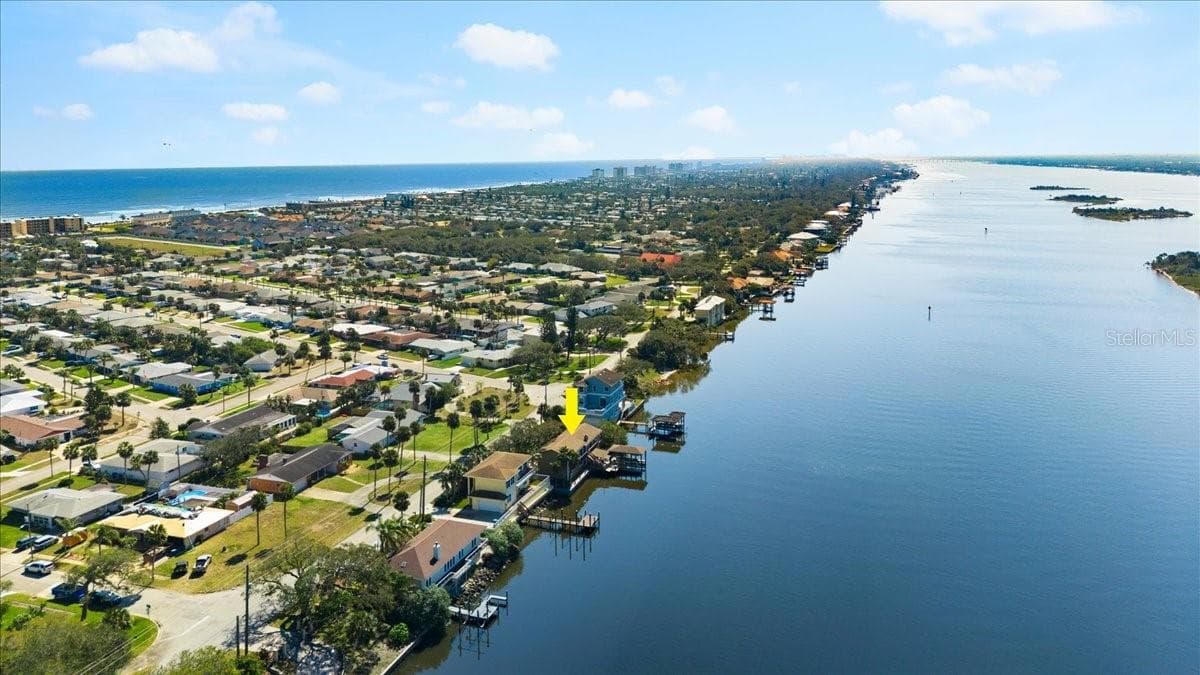 Direct Intracoastal and a short walk to the beach - 2306 JOHN ANDERSON DR, ORMOND BEACH
