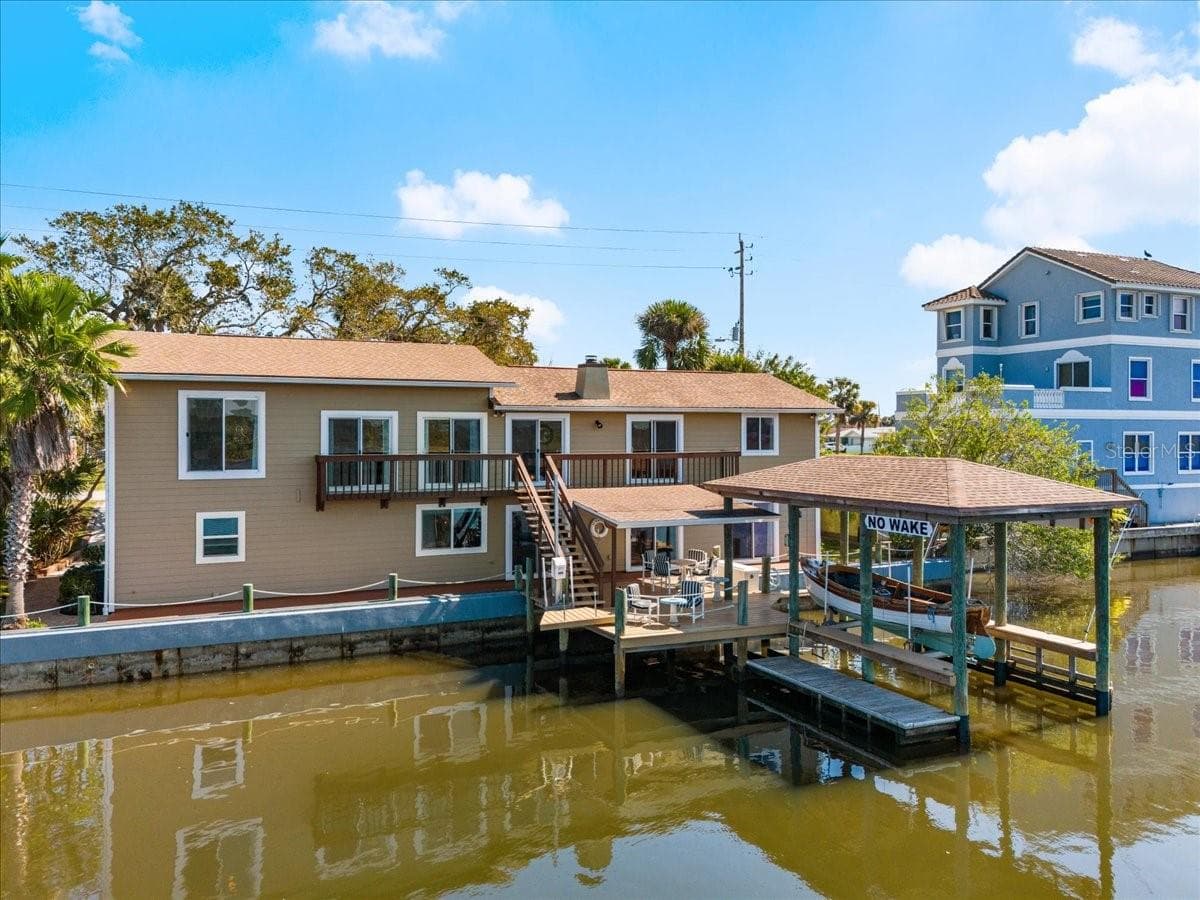 Kayak lift and dock - 2306 JOHN ANDERSON DR, ORMOND BEACH