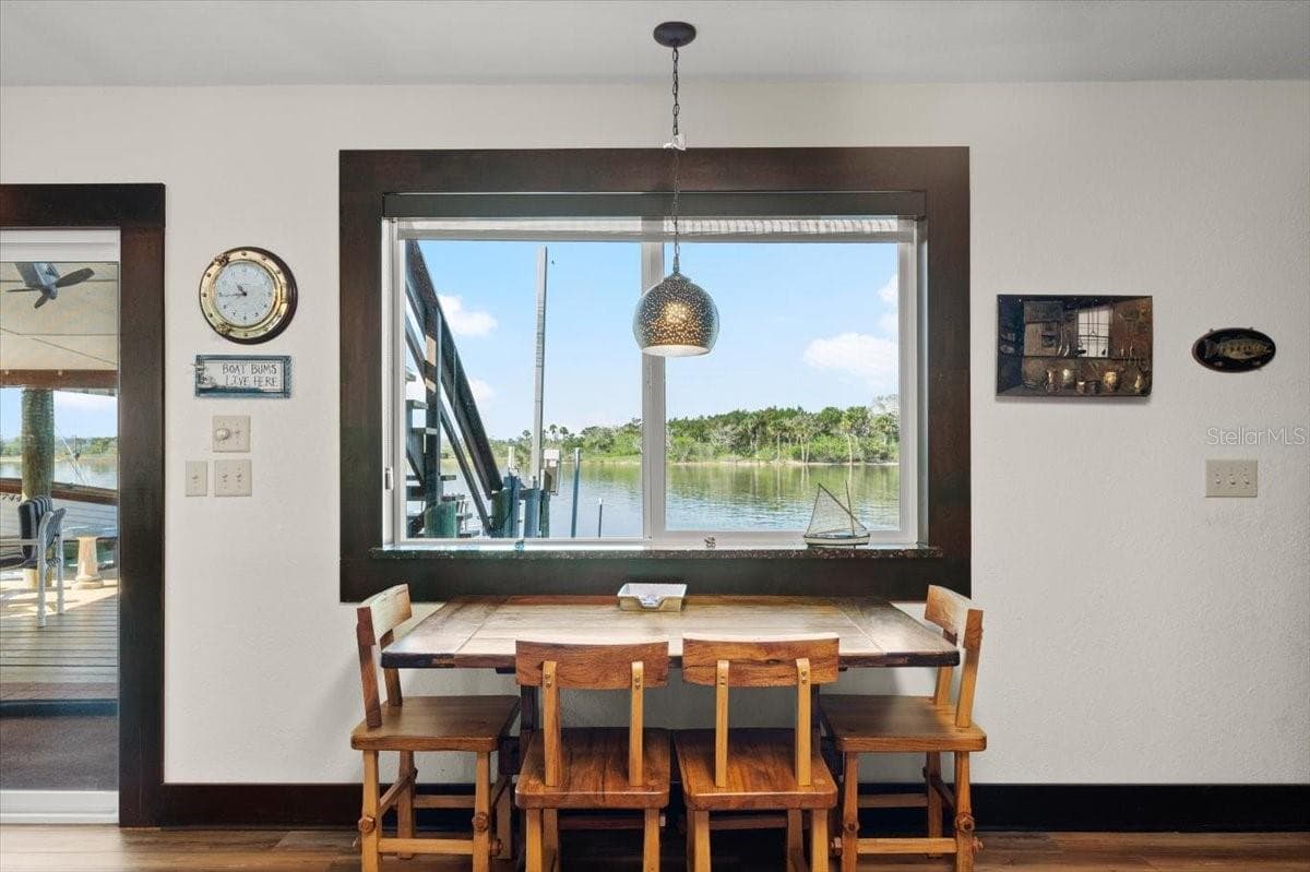 Beautiful river views - 2306 JOHN ANDERSON DR, ORMOND BEACH