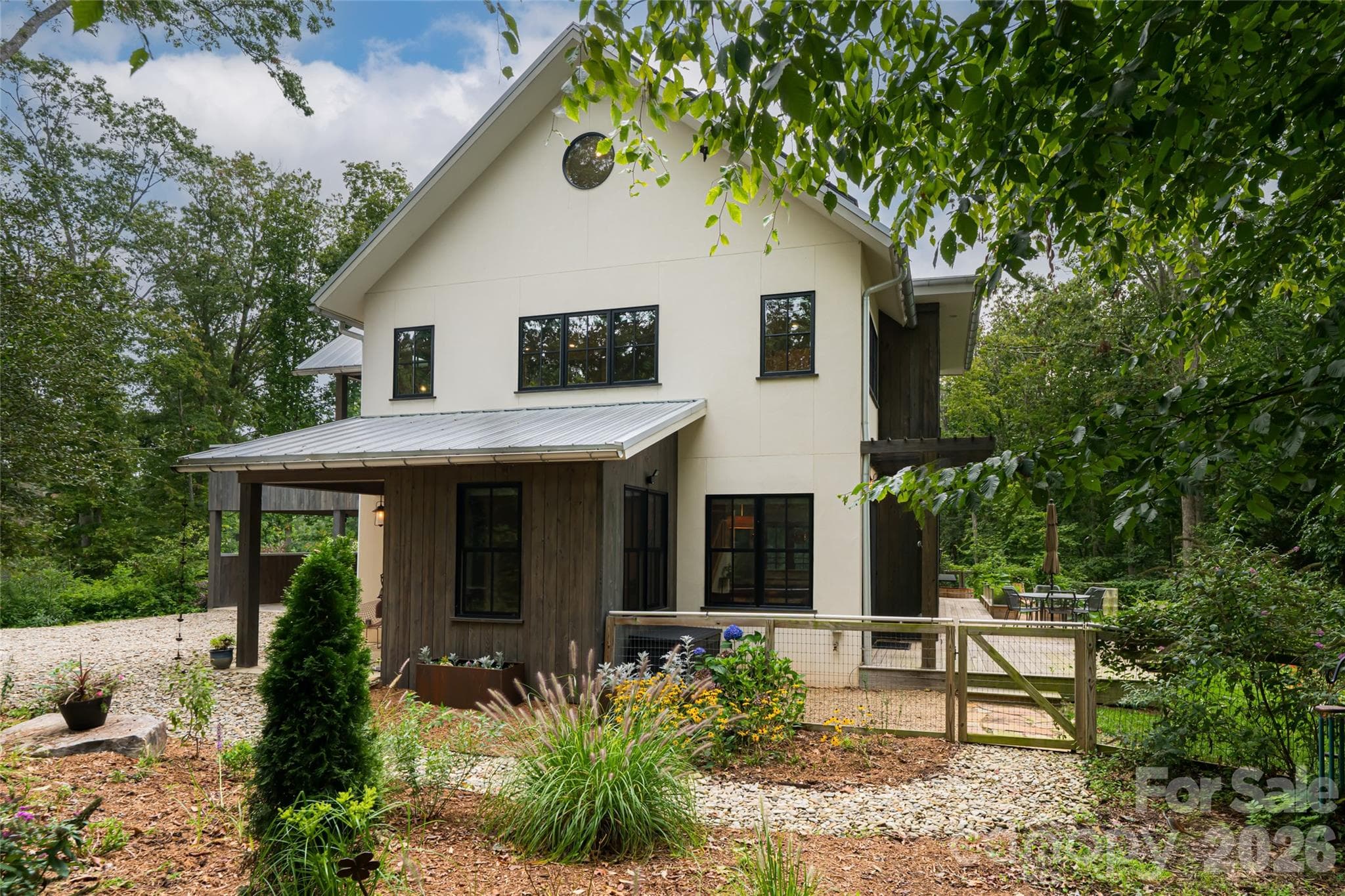 Contemporary luxury in the private setting of Olivette River Community - 7 Bee Balm Way, Asheville
