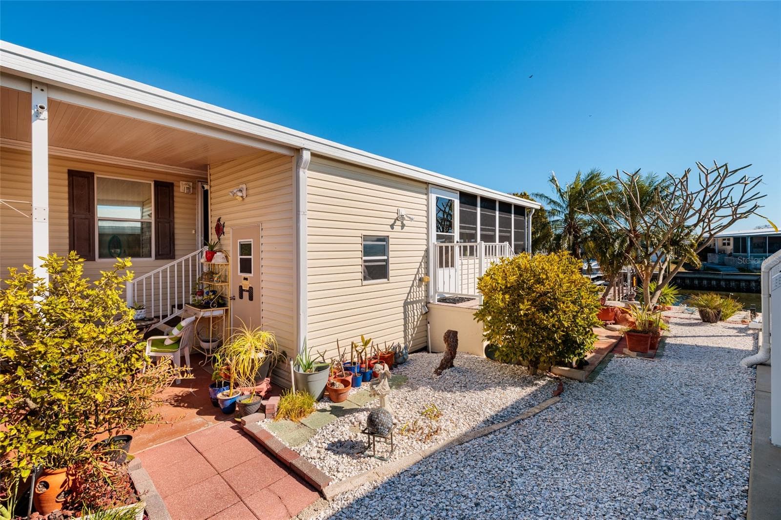 Manufactured Home at 134 AMERICANA CT NE #216, ST PETERSBURG, photo 2 of 55