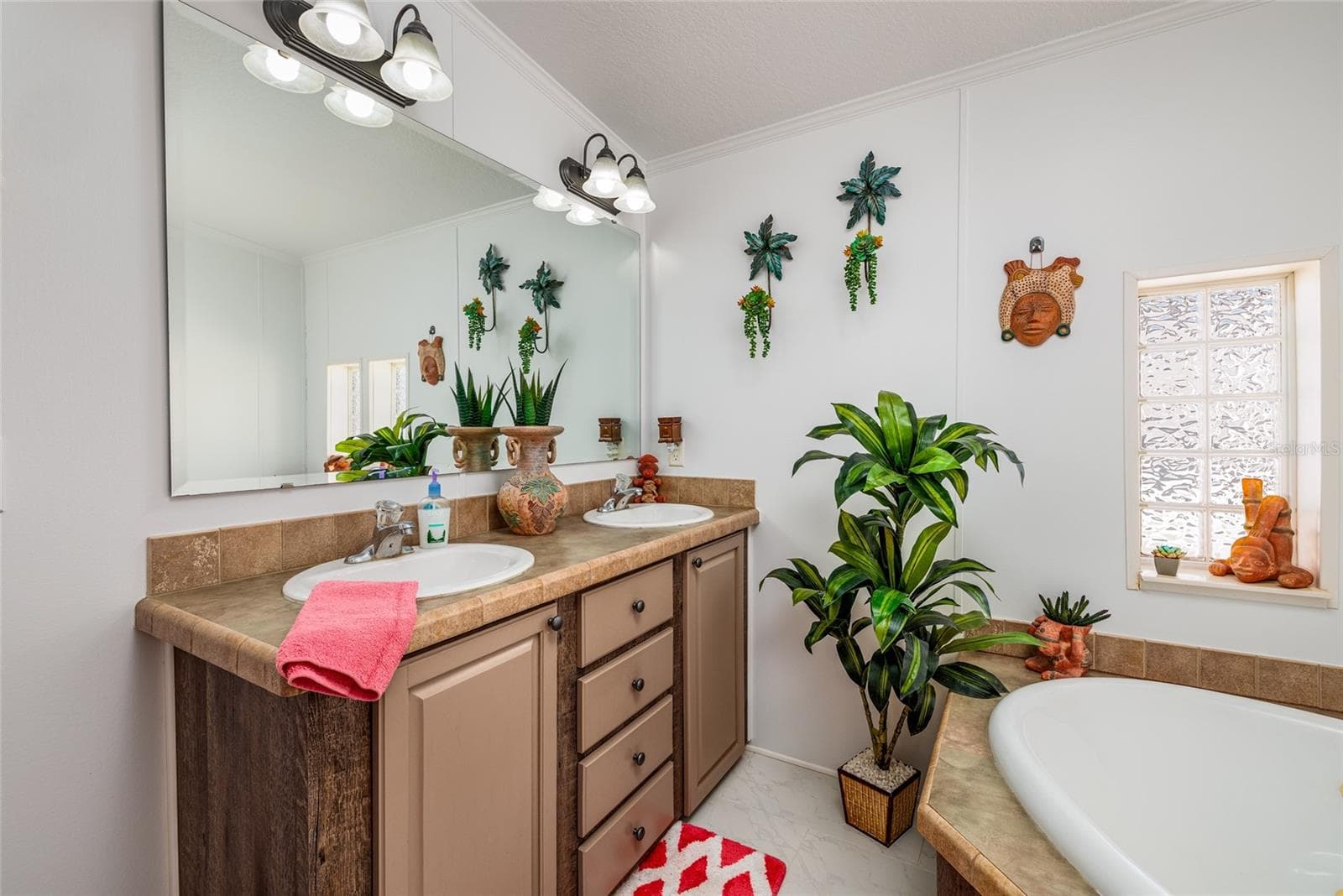 Manufactured Home at 134 AMERICANA CT NE #216, ST PETERSBURG, photo 16 of 55