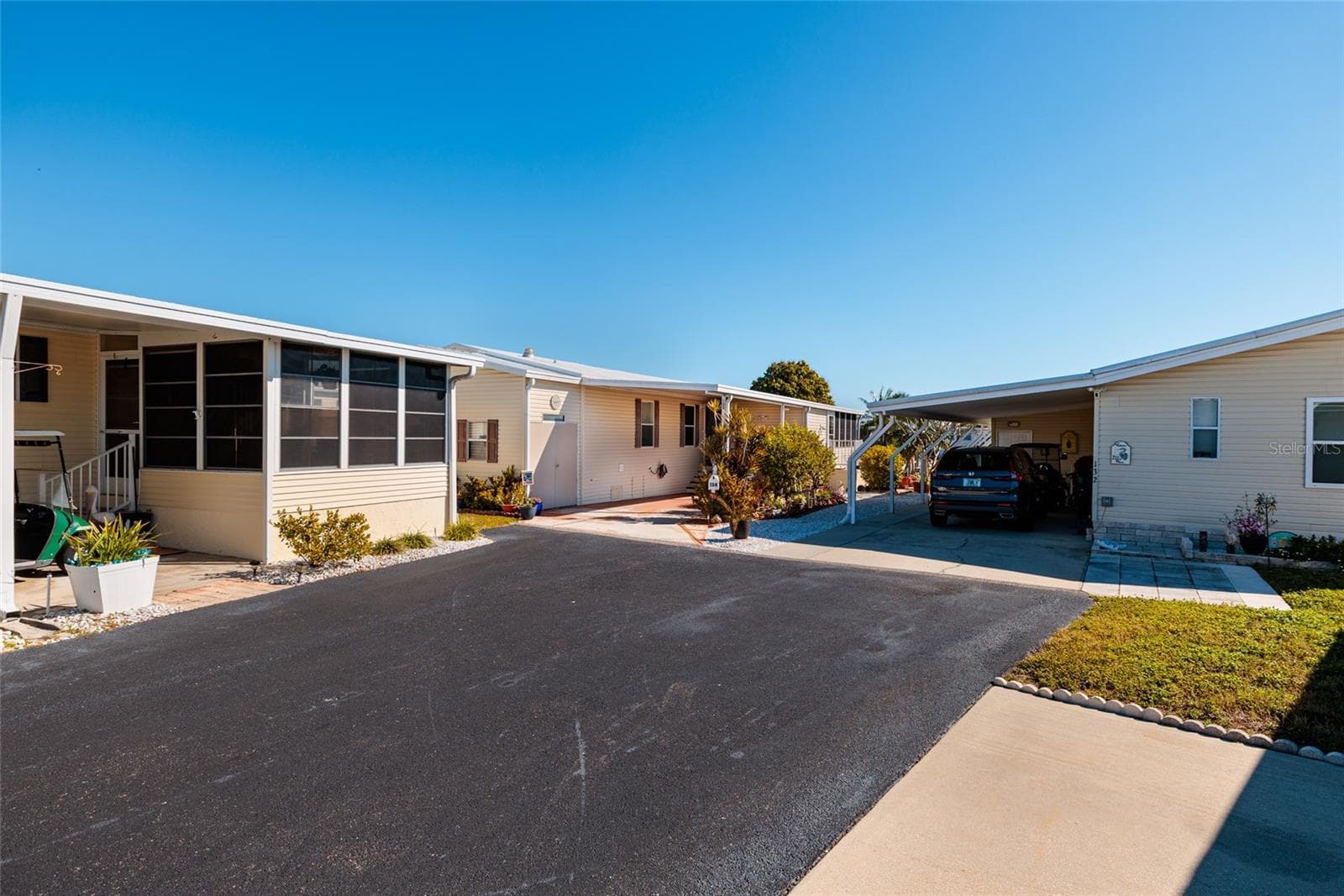 Manufactured Home at 134 AMERICANA CT NE #216, ST PETERSBURG, photo 44 of 55