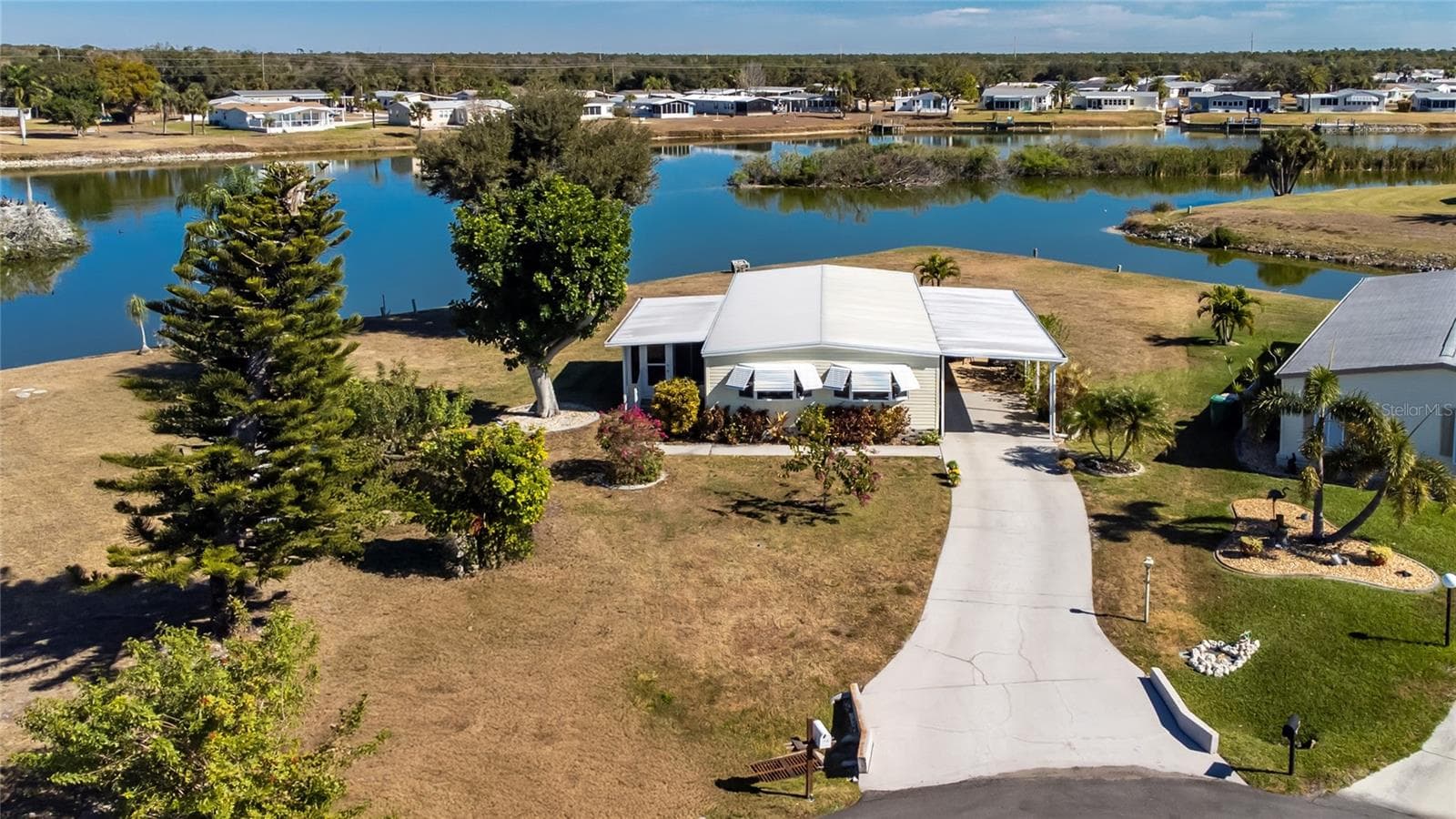 1300 SANDERLING DR