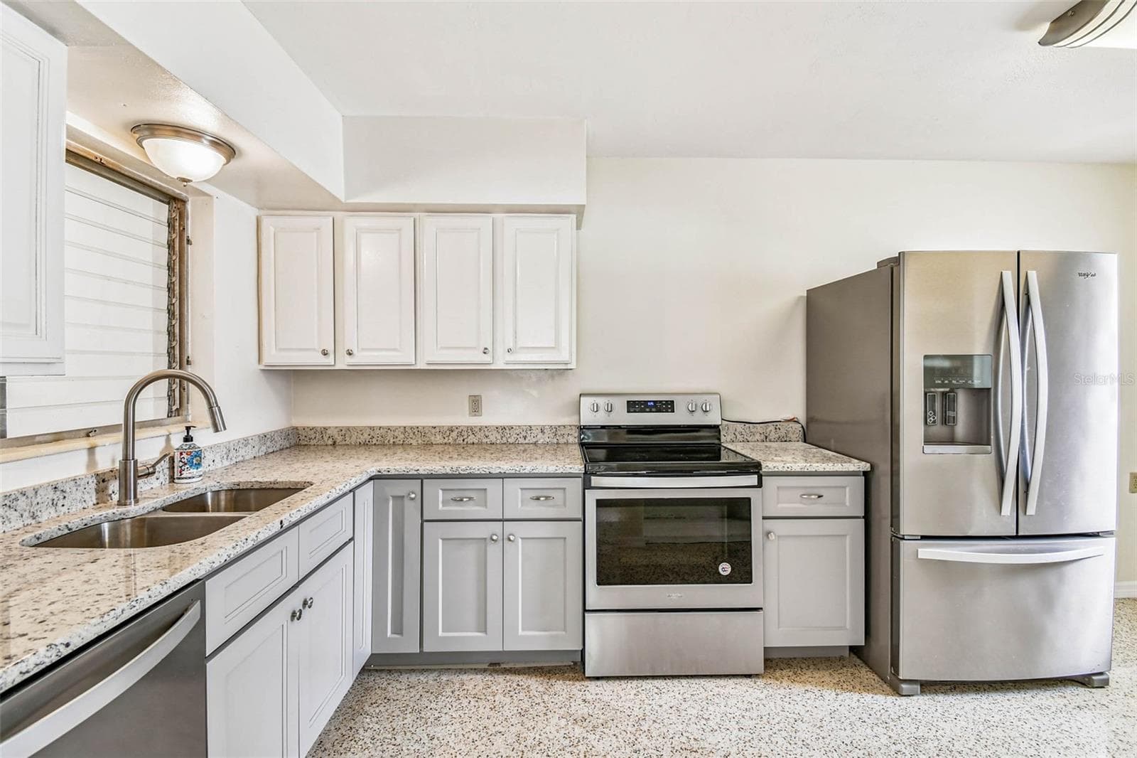 East Residence Kitchen - 1101 81ST AVE N, ST PETERSBURG