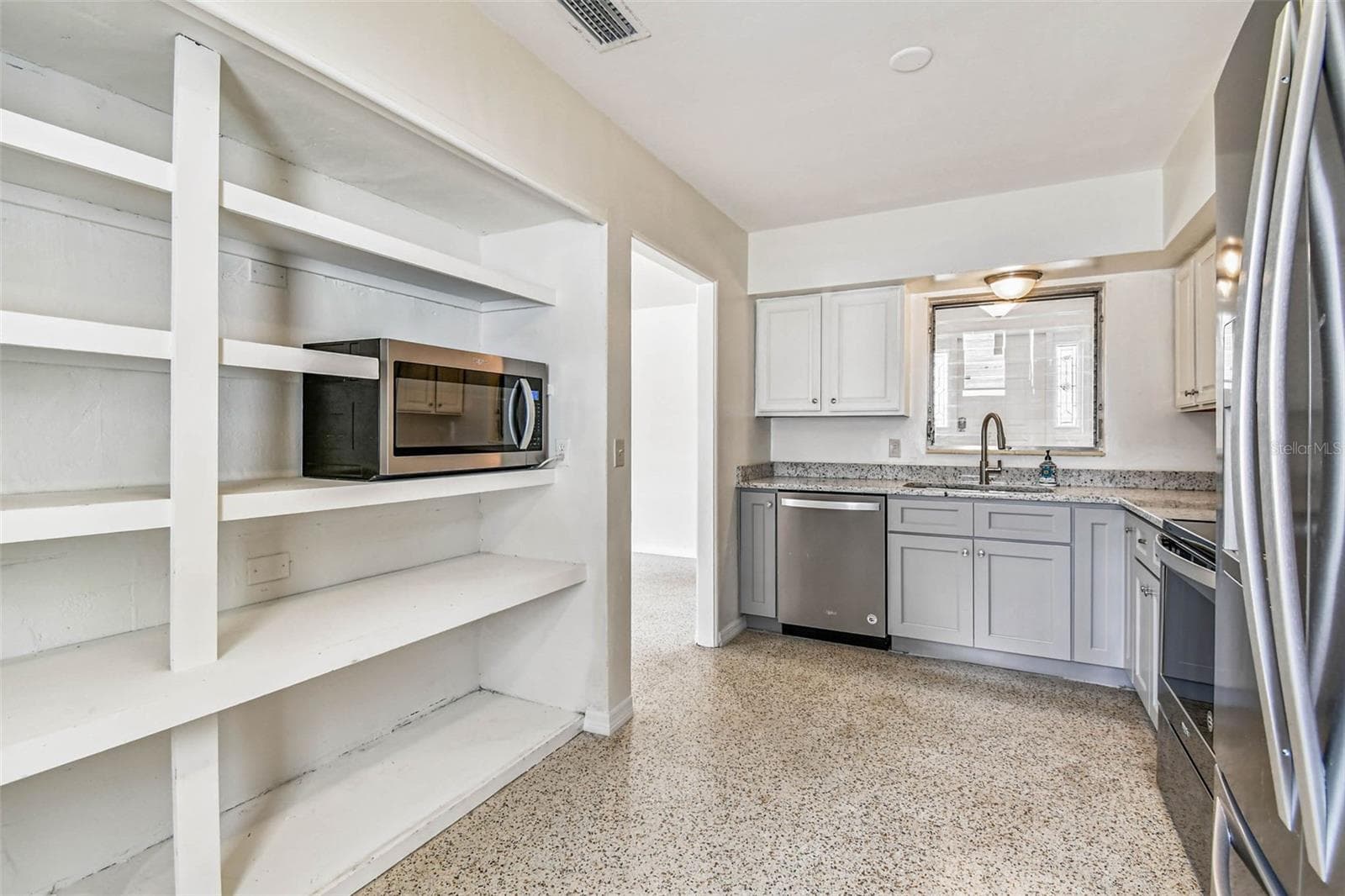 East Residence Kitchen - 1101 81ST AVE N, ST PETERSBURG
