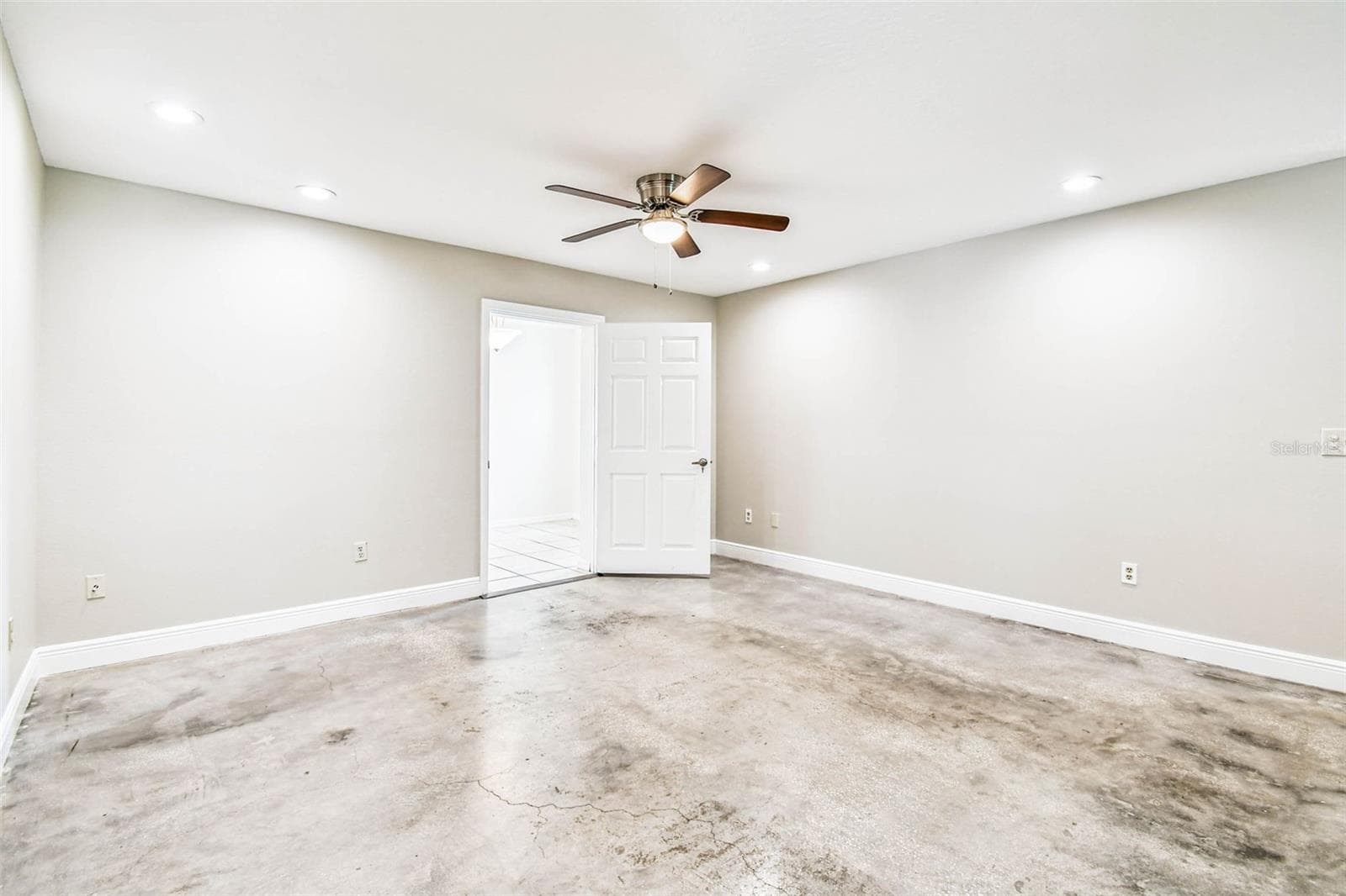 West Residence Living Room - 1101 81ST AVE N, ST PETERSBURG