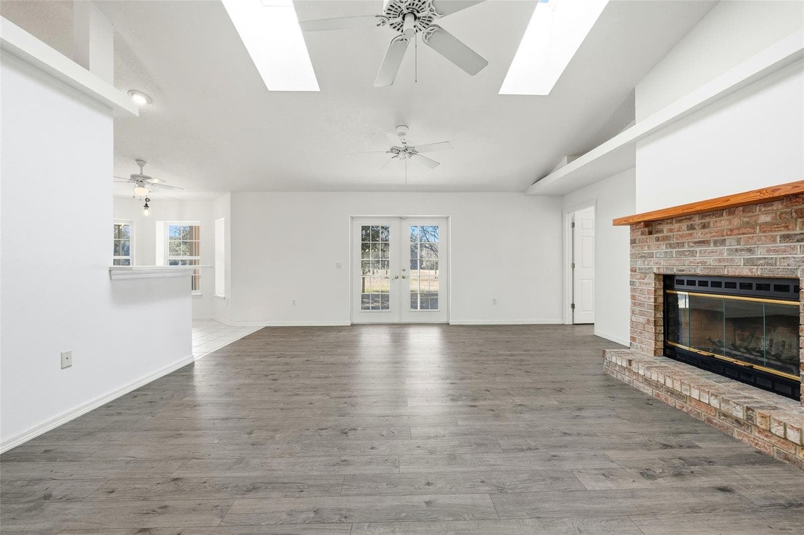 Living Room - 36841 RESERVE DR, EUSTIS