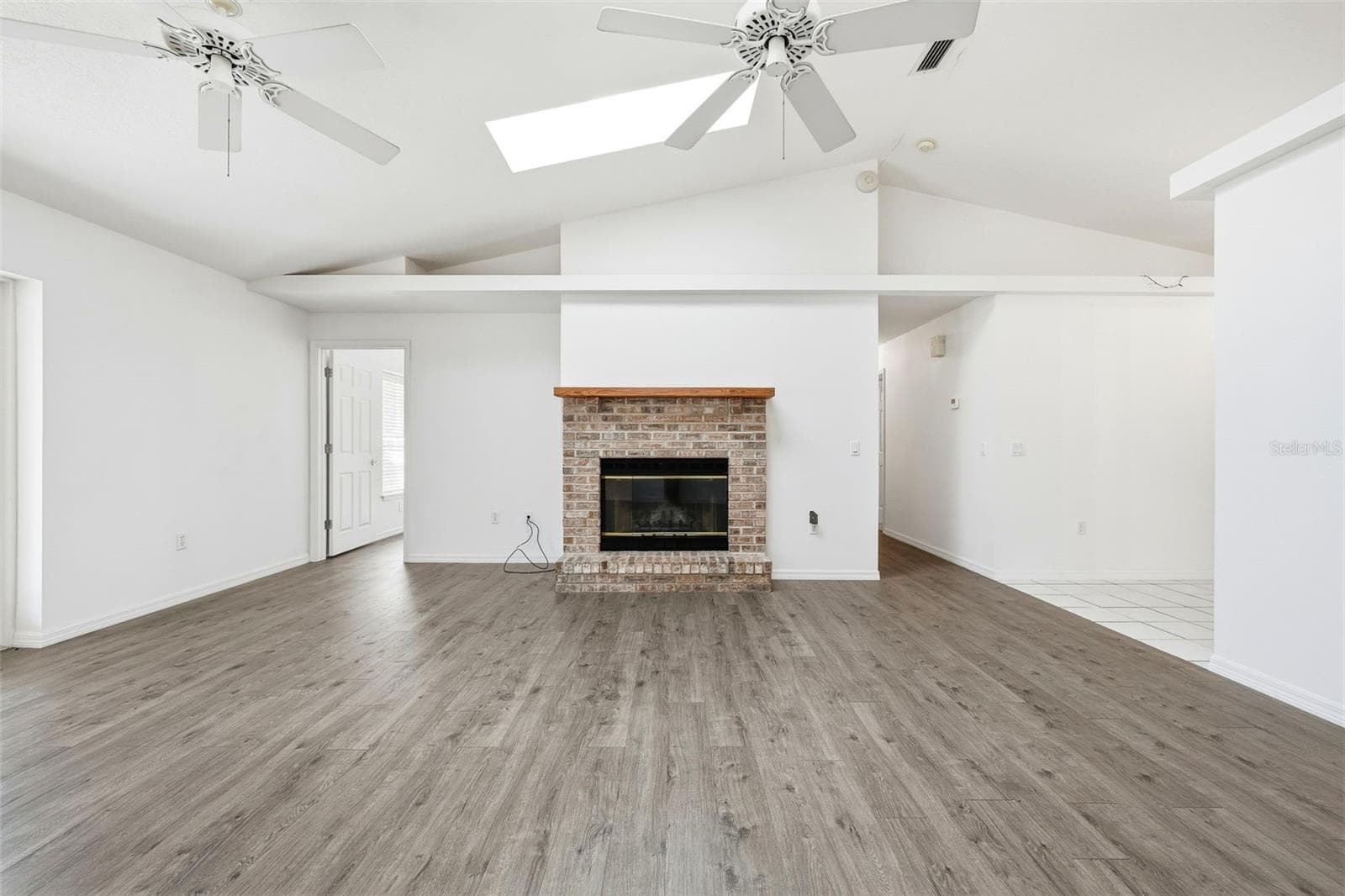 Living Room - 36841 RESERVE DR, EUSTIS