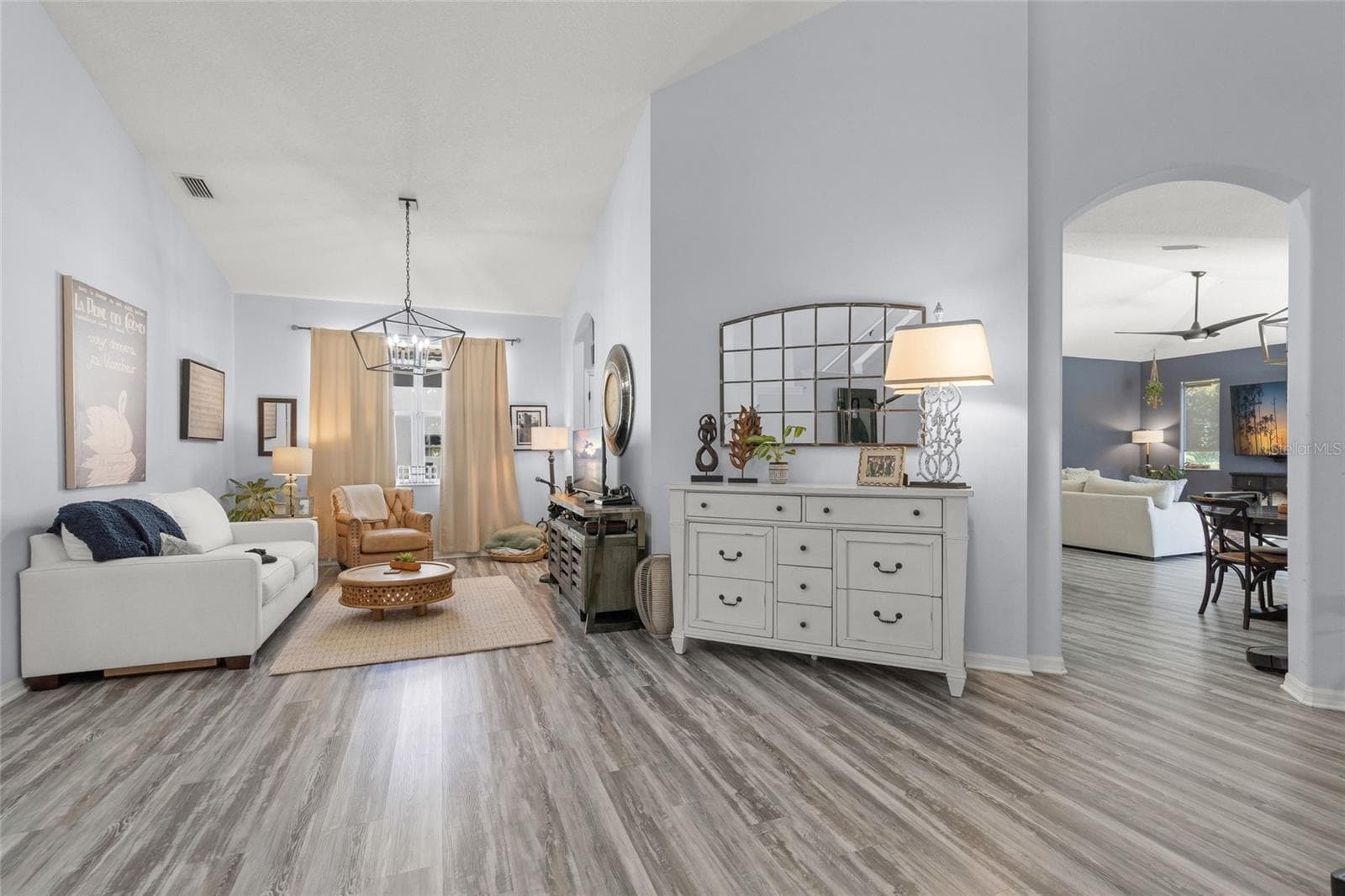 Single Family Residence at 6723 TAILFEATHER WAY, BRADENTON, photo 4 of 40