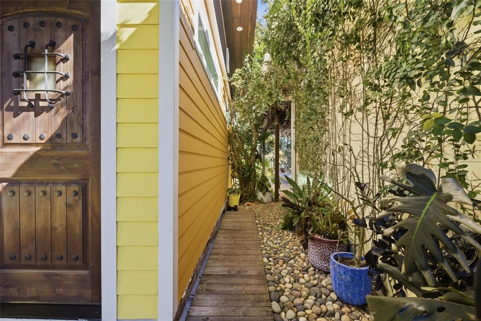 Guest House - Private pathway to main house - 1927 ELAND AVE, WINTER PARK
