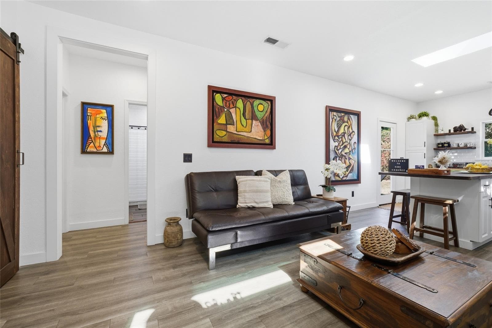 Guest House - Living room / Entrance to bedrooms and bathroom - 1927 ELAND AVE, WINTER PARK