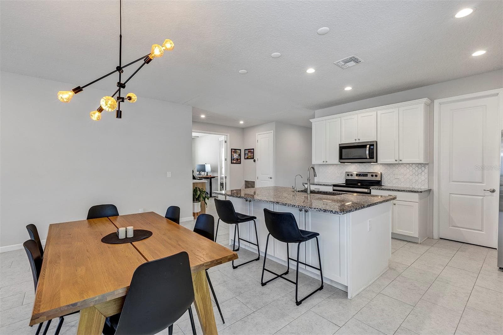 Single Family Residence at 3393 BLUFF OAK LN, SANFORD, photo 12 of 53